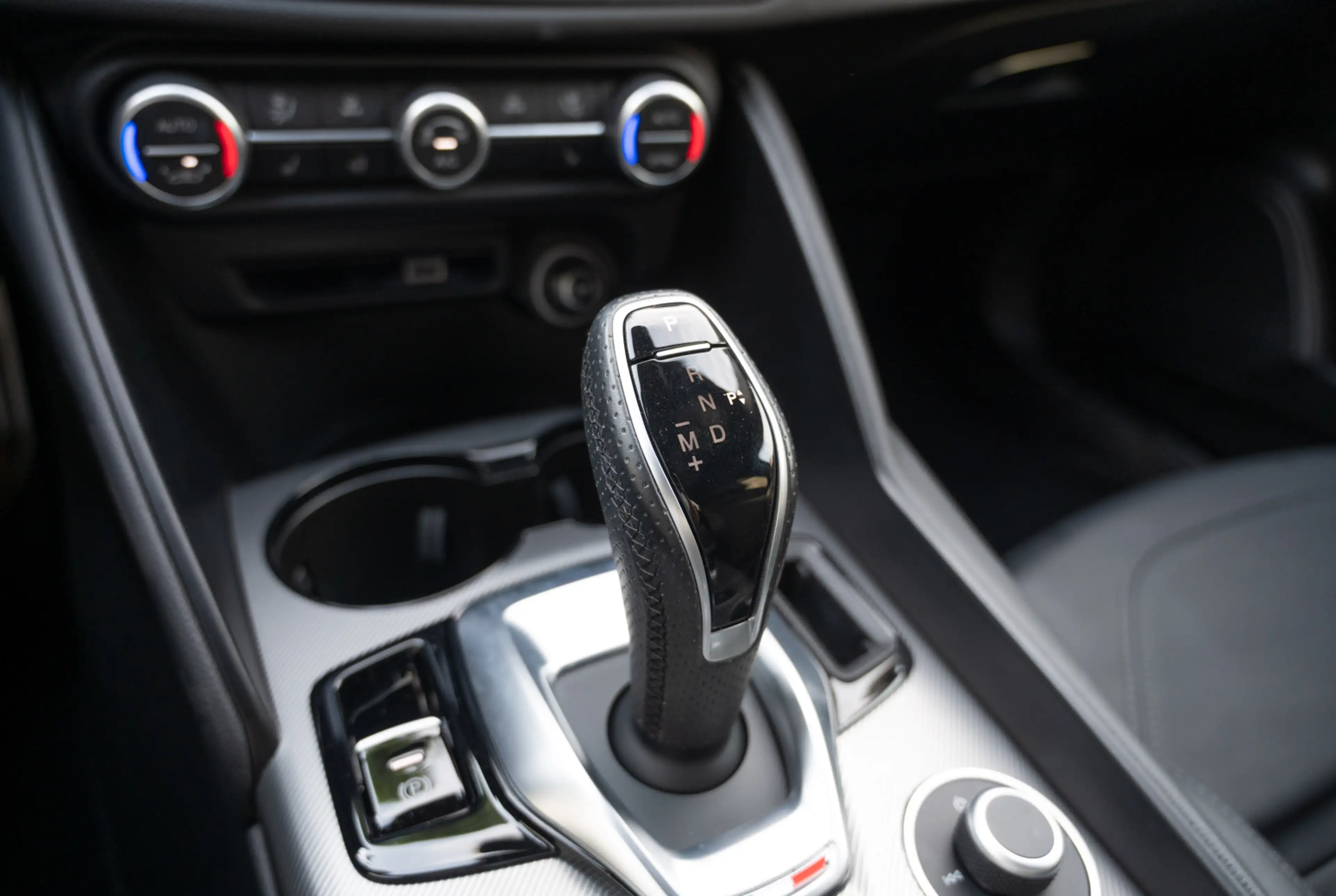 Alfa Romeo Giulia Veloce Q4 2.0 Turbo 16V AT8 *SPORT-PAKET*KOMFORT-PAKET* — photo 10