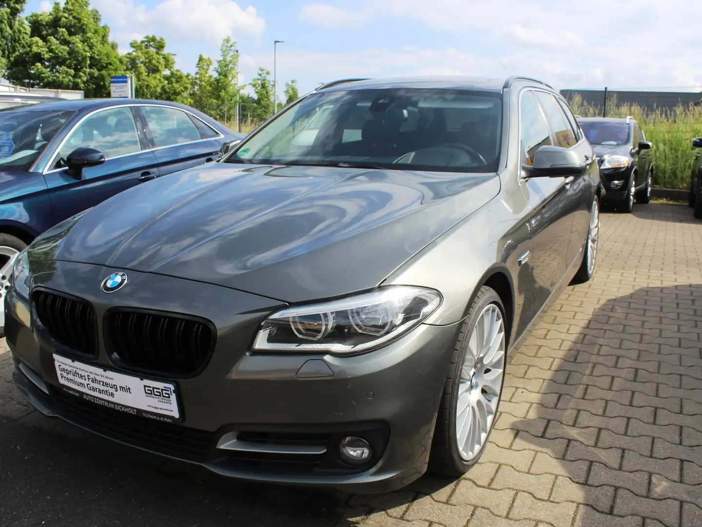 BMW 530 530d Touring Automatik Head up Panorama 20 Zoll Grau - 1