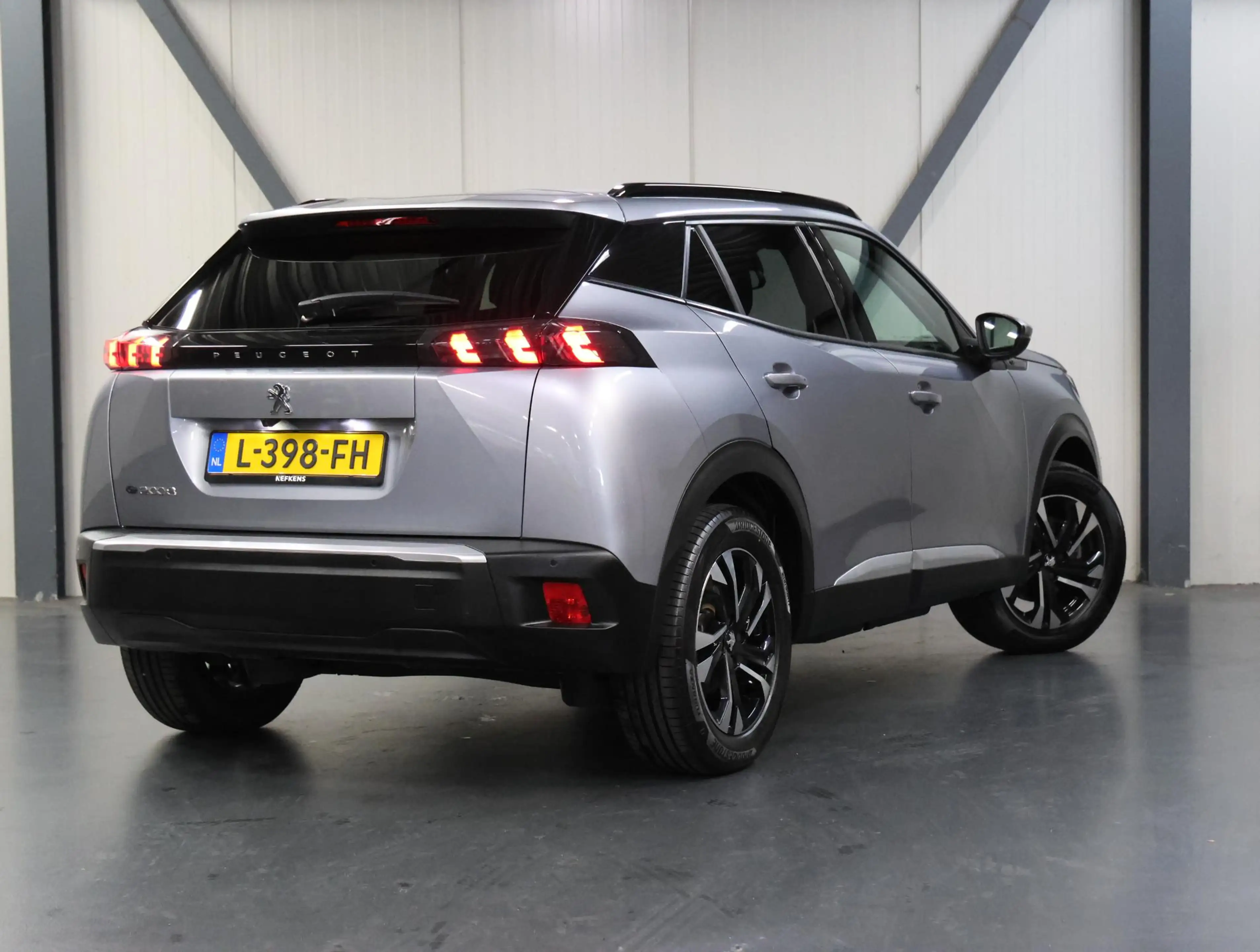 Peugeot e-2008 EV Blue Lease Allure 50 kWh 136PK | 1ste eigenaar — photo 3