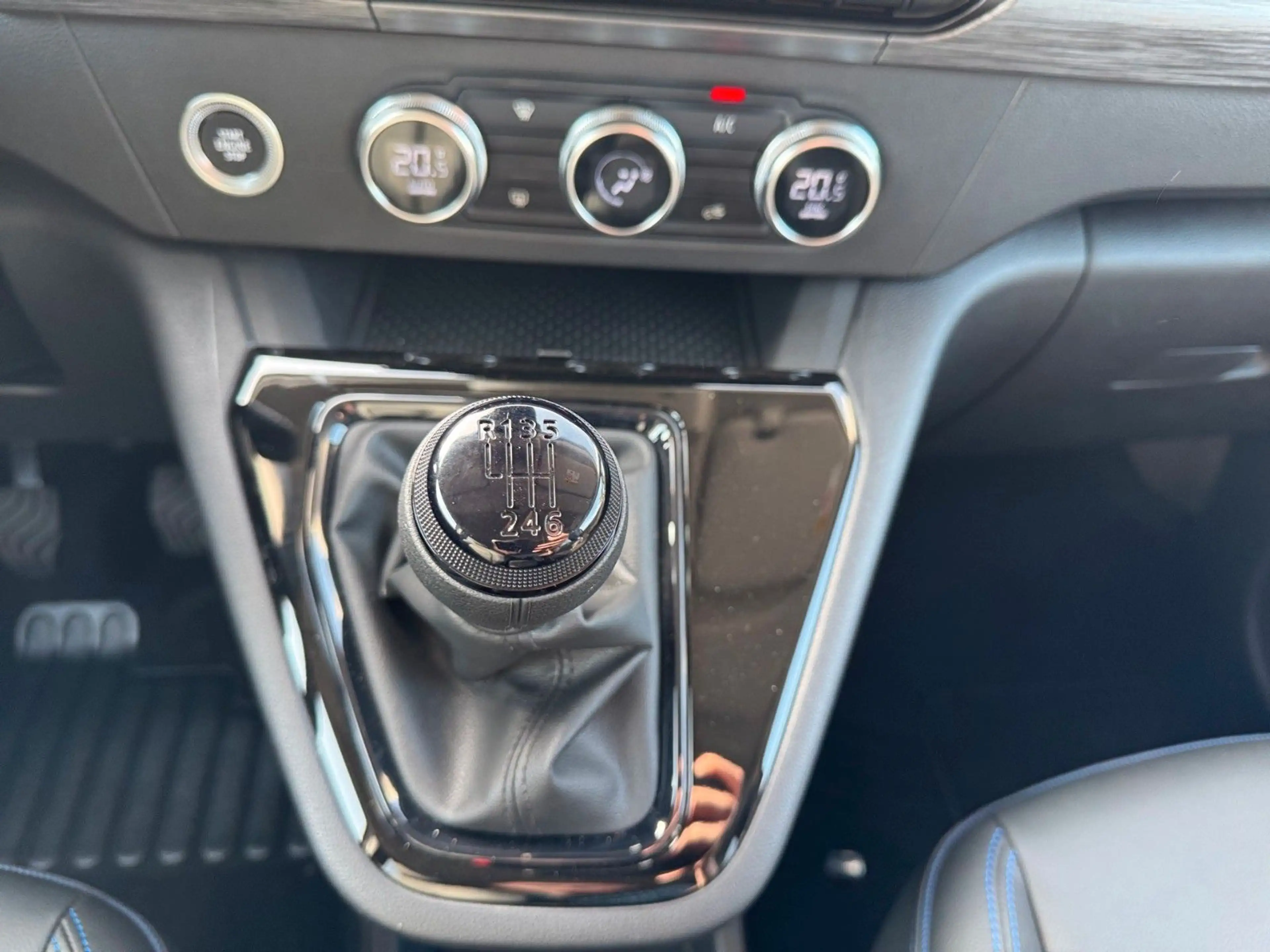 Nissan Townstar Kombi L1 Tekna Navi SH LED — photo 15