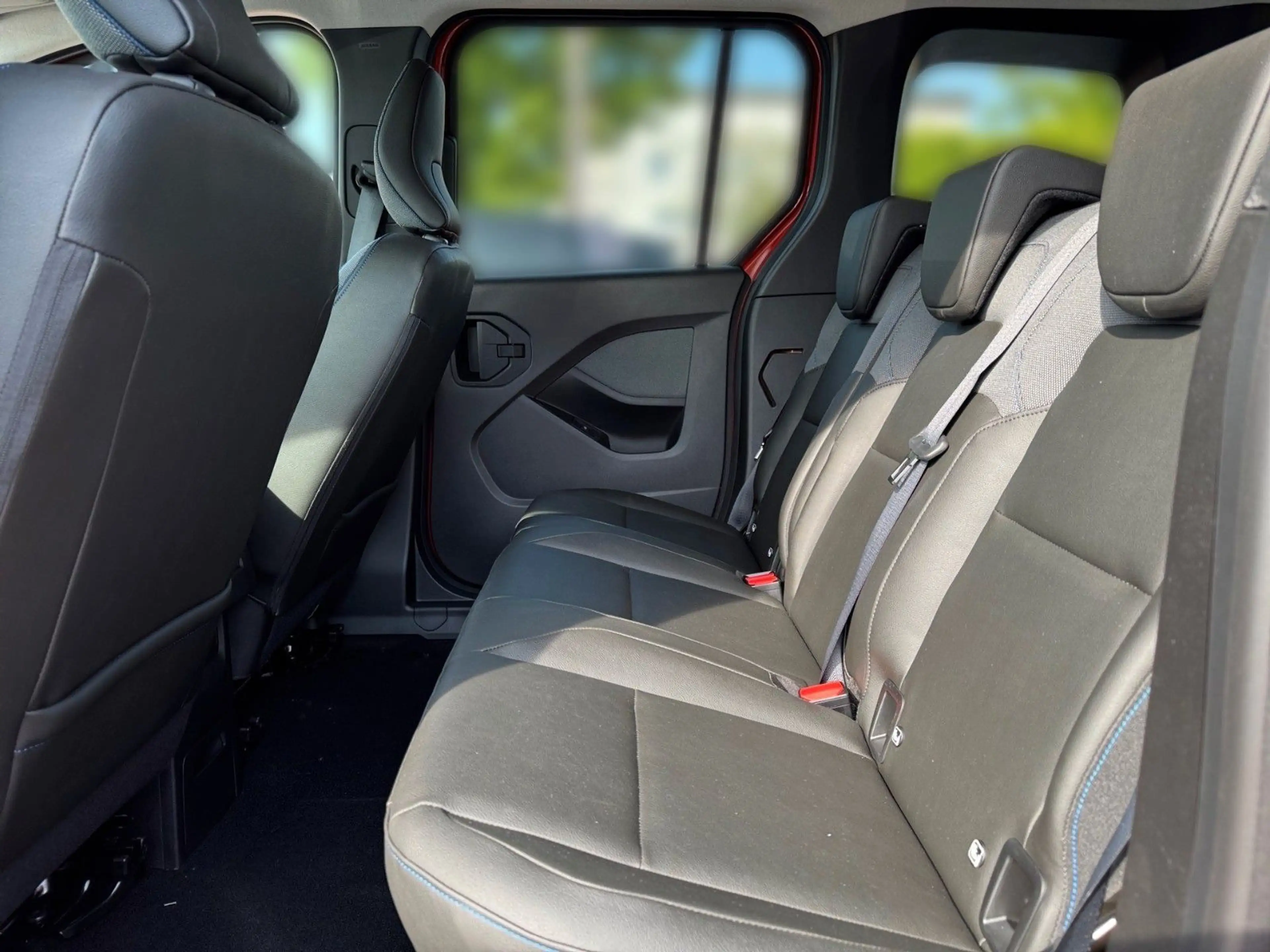 Nissan Townstar Kombi L1 Tekna Navi SH LED — photo 7