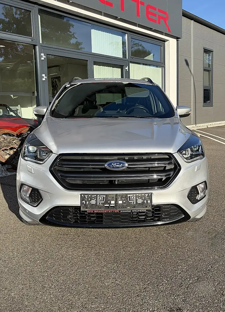 Ford Kuga 1,5 TDCi ST-Line Start/Stop Silber - 2