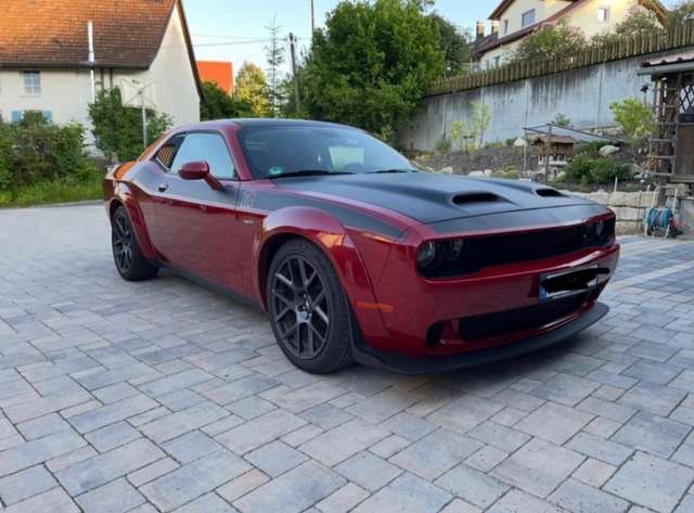 Imagine Dodge Challenger