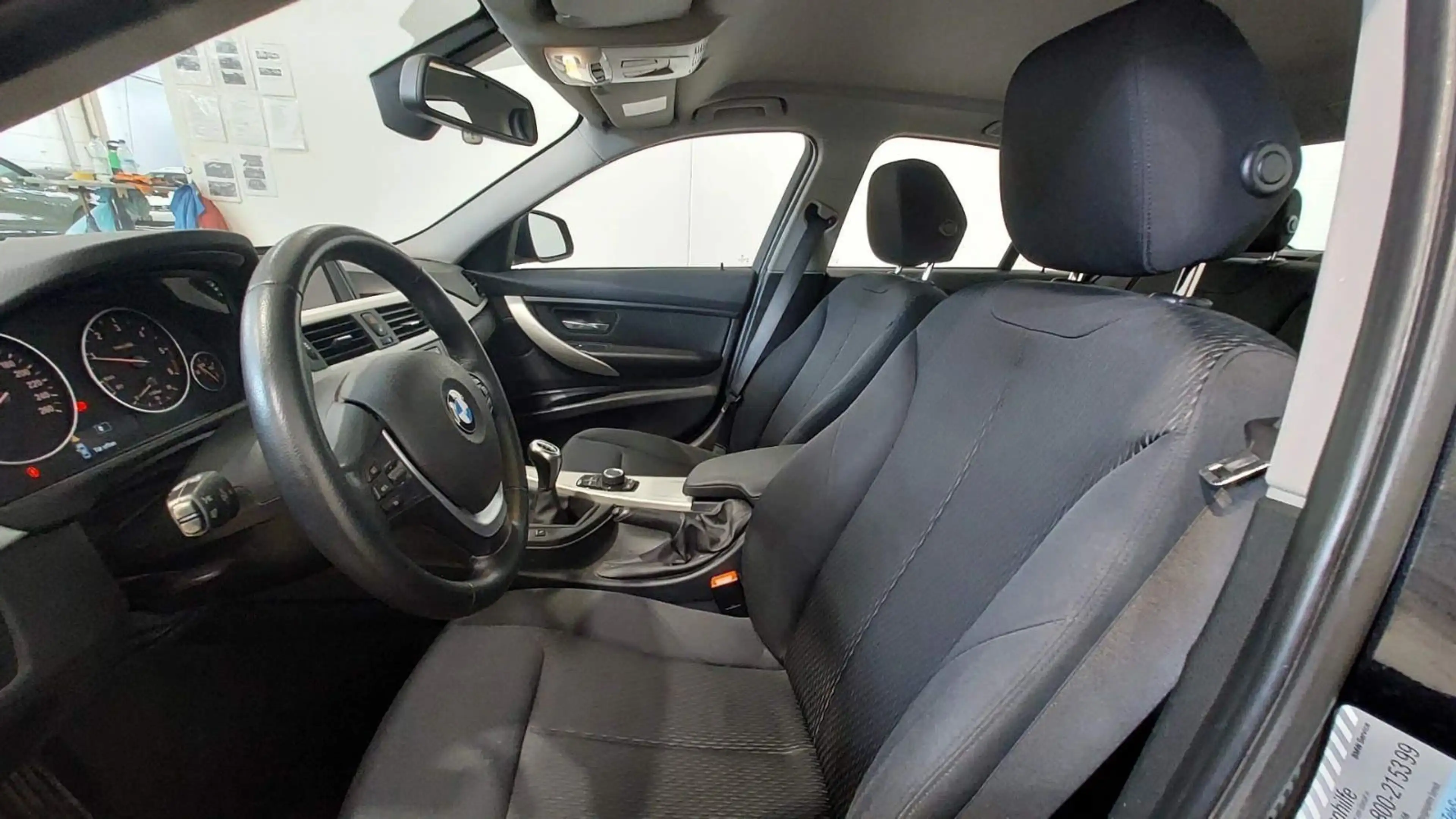 BMW 318 3 Limousine 318 d xDrive-TÜV SERVICE NEU — photo 6