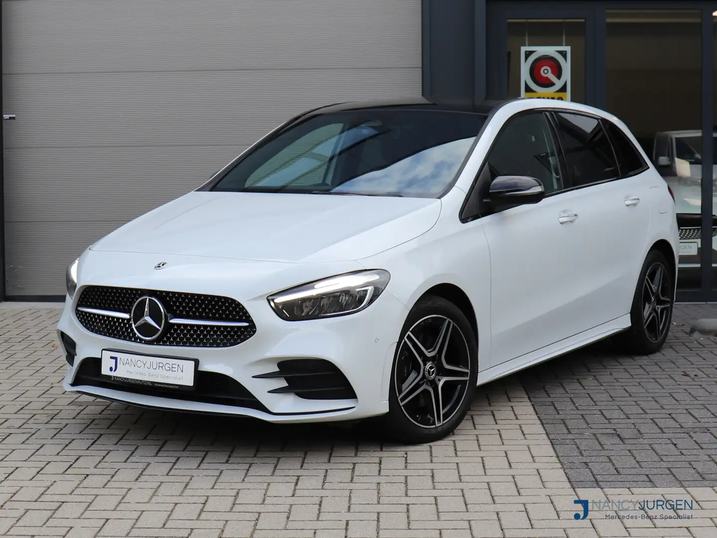 Mercedes-Benz B 250 e AMG | Elektr. Panoramadak | Night Pakket | MBUX Blanc - 1