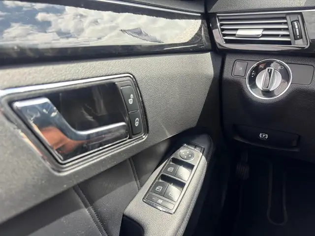 Mercedes-Benz E-Class view 17