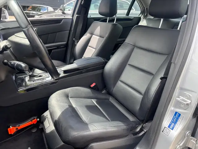 Mercedes-Benz E-Class view 12