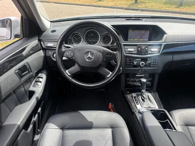 Mercedes-Benz E-Class view 9