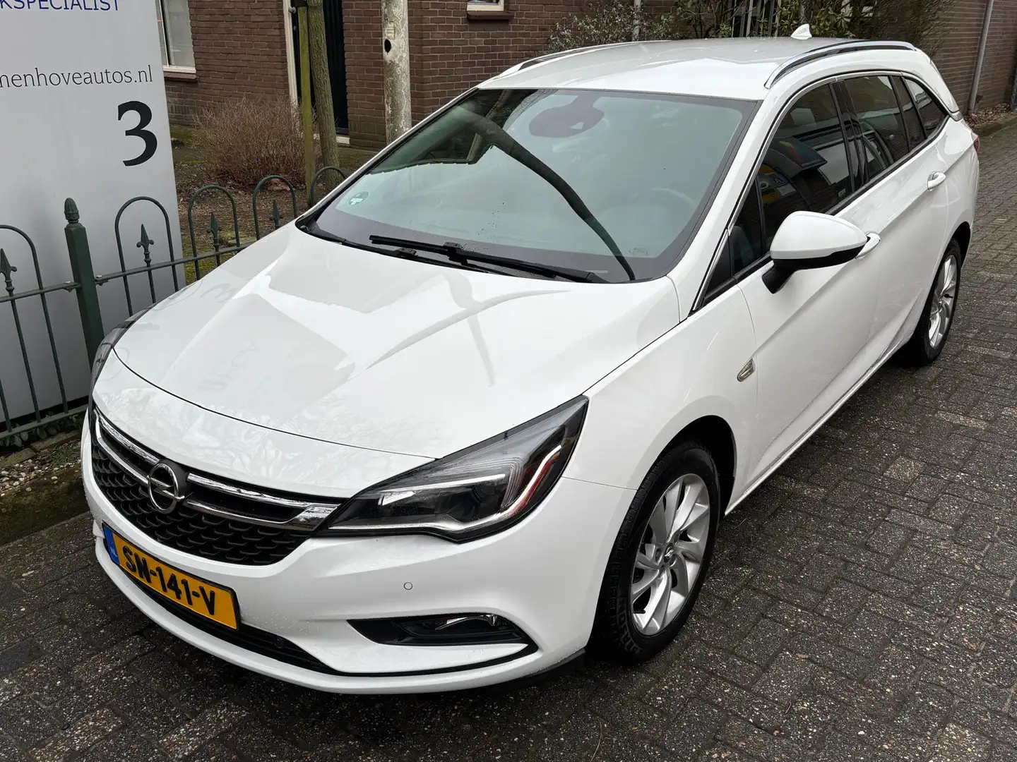 Opel Astra Sports Tourer 1.0 Business Executive Blanc - 2