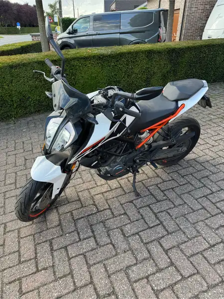 KTM 125 Duke - foto 2