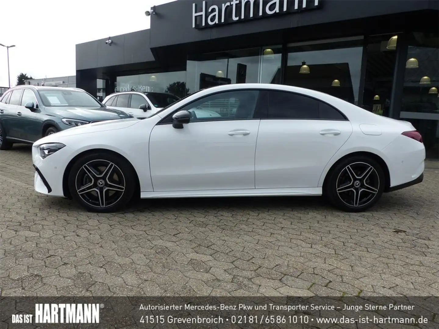 Mercedes-Benz CLA 200 Coupé AMG PREMIUM+AHK+PANO+NIGHT+RÜF-KAM Wit - 2