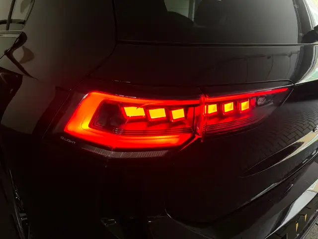 Volkswagen Golf view 21