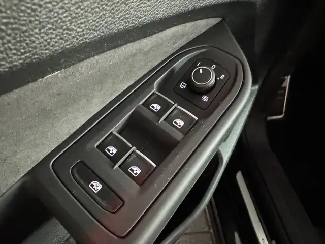 Volkswagen Golf view 22