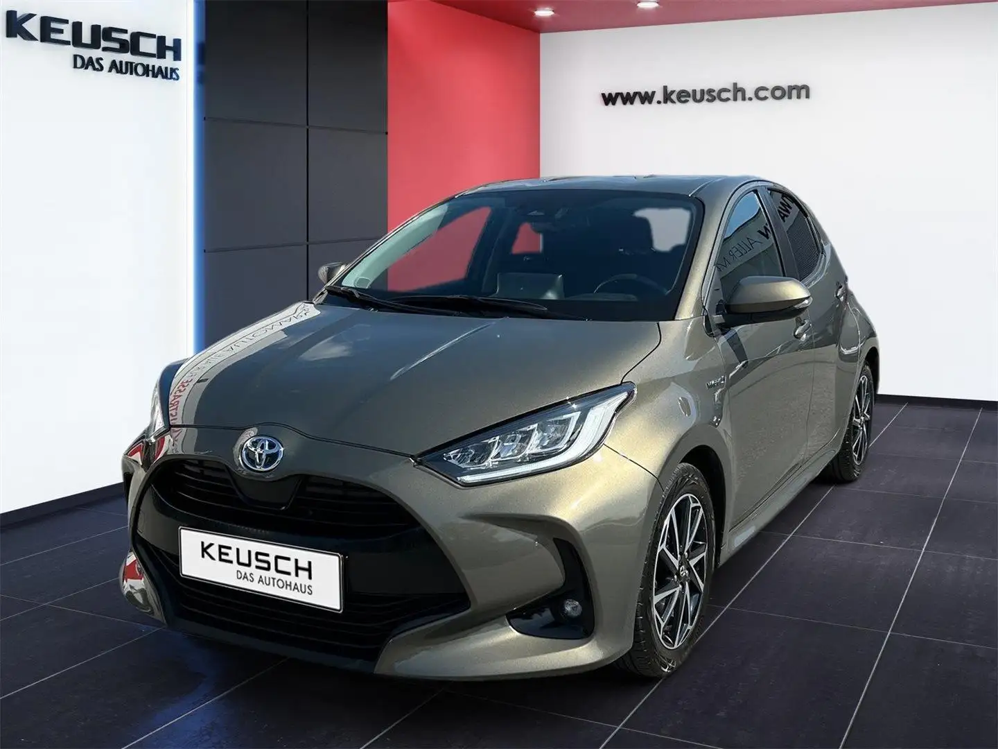 Toyota Yaris 1,5 VVT-i Hybrid Design Verde - 1