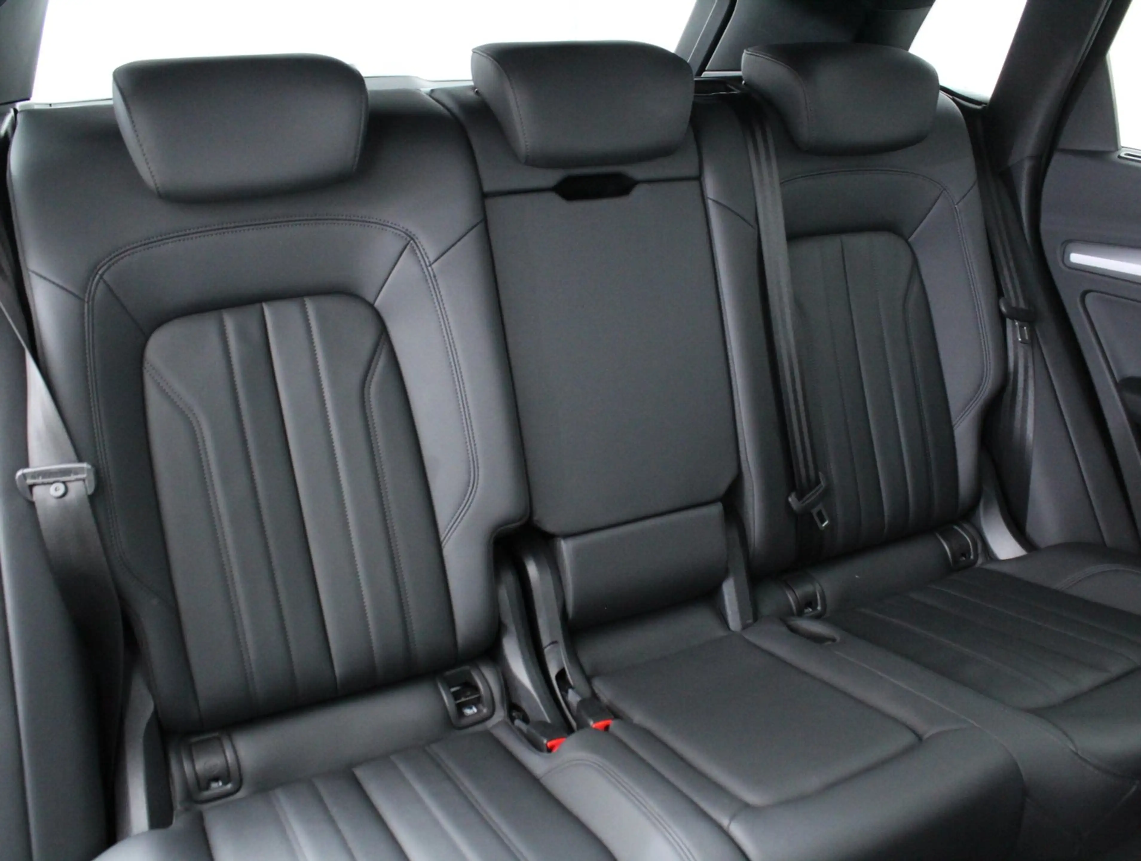 Audi Q5 45 TFSI quattro S line — photo 12