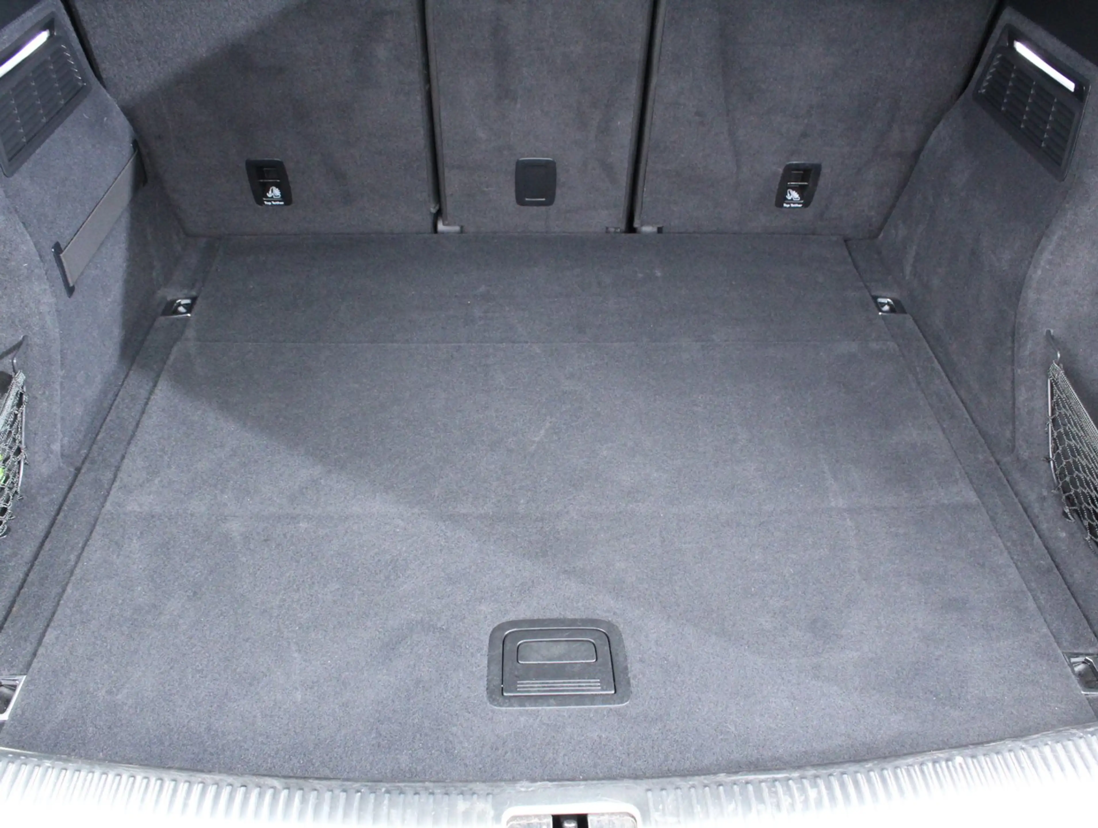 Audi Q5 45 TFSI quattro S line — photo 14
