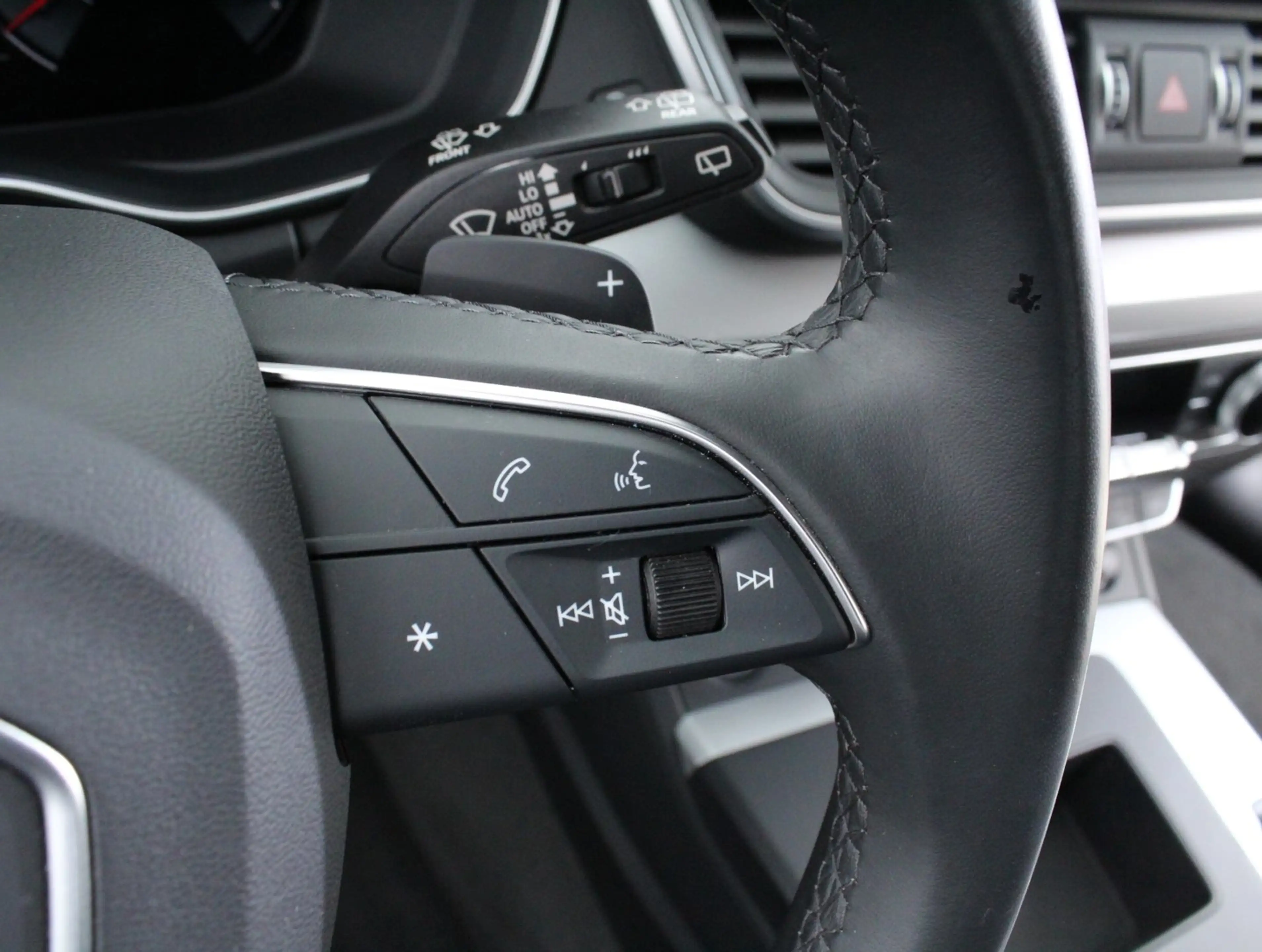 Audi Q5 45 TFSI quattro S line — photo 9