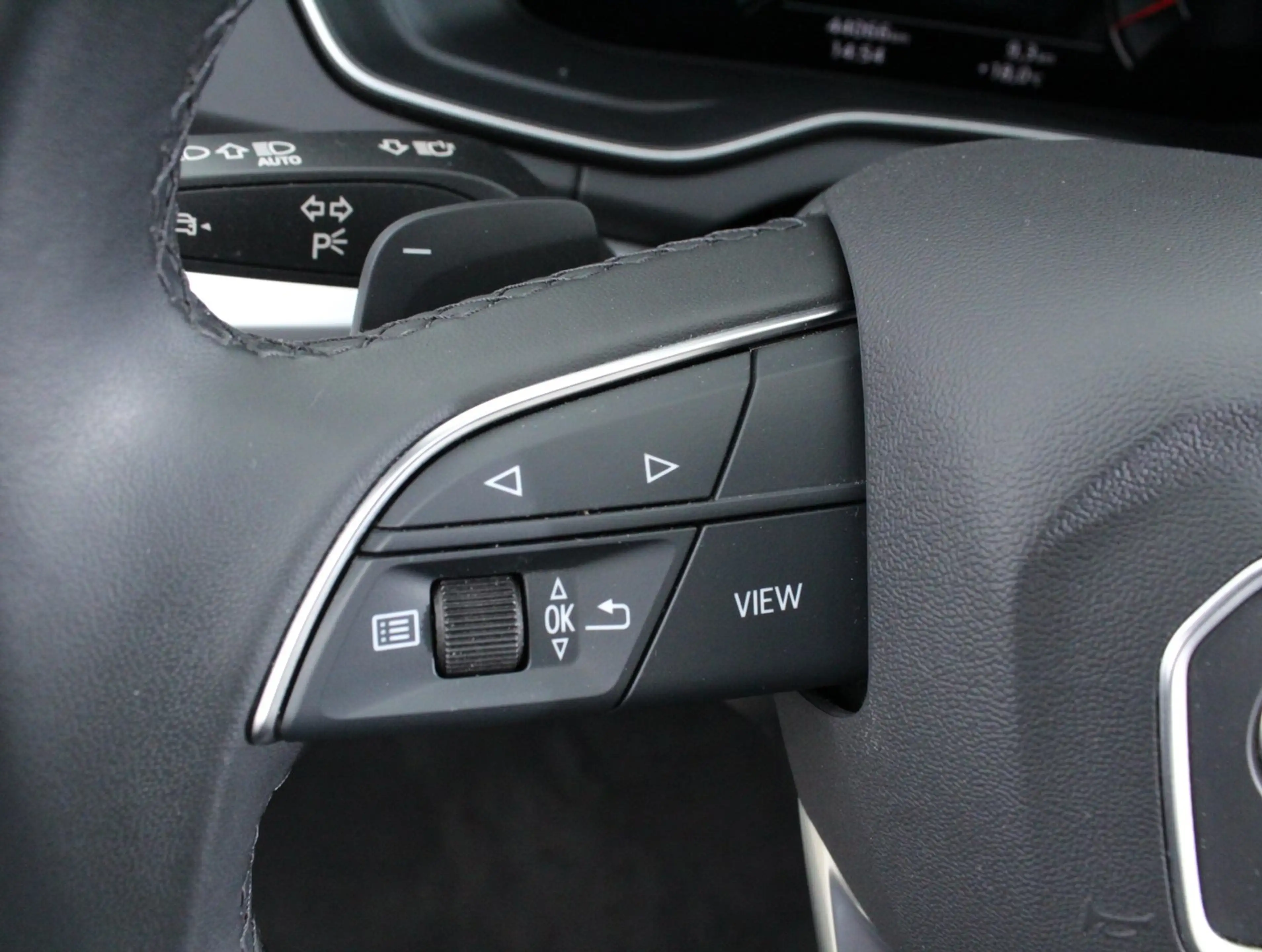 Audi Q5 45 TFSI quattro S line — photo 8