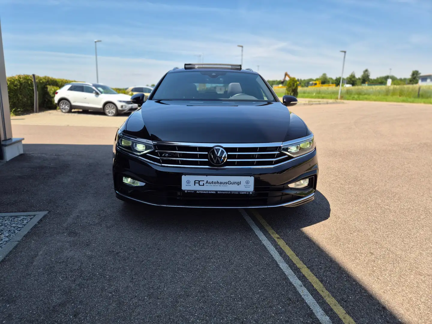 Volkswagen Passat Variant Elegance R-Line 2.0 TDI 200 PS DSG 4M VOLL SHZ/DCC Noir - 2