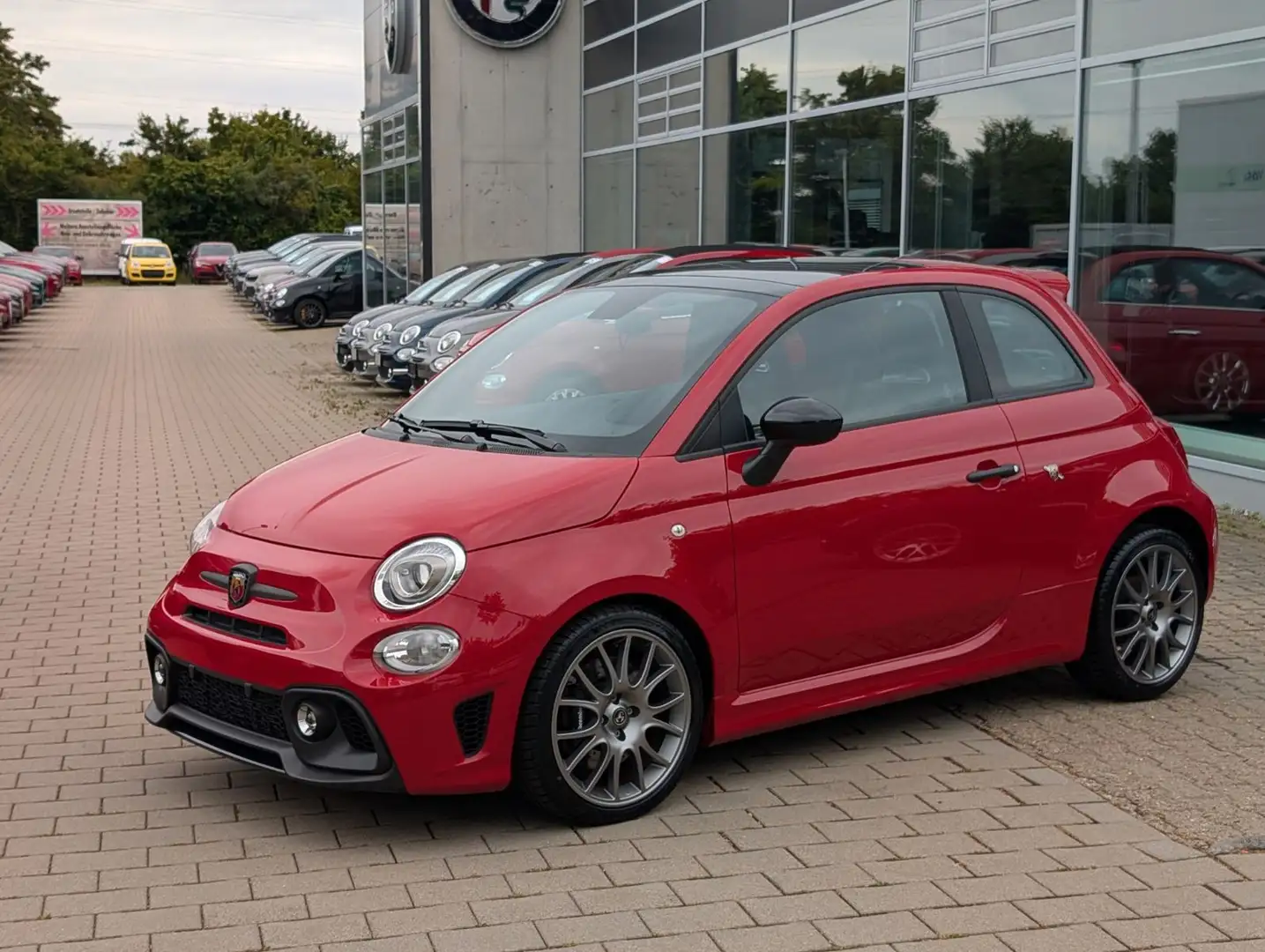 Abarth 695 180PS Turismo T-Jet Schalter Schiebedach EU Rood - 2