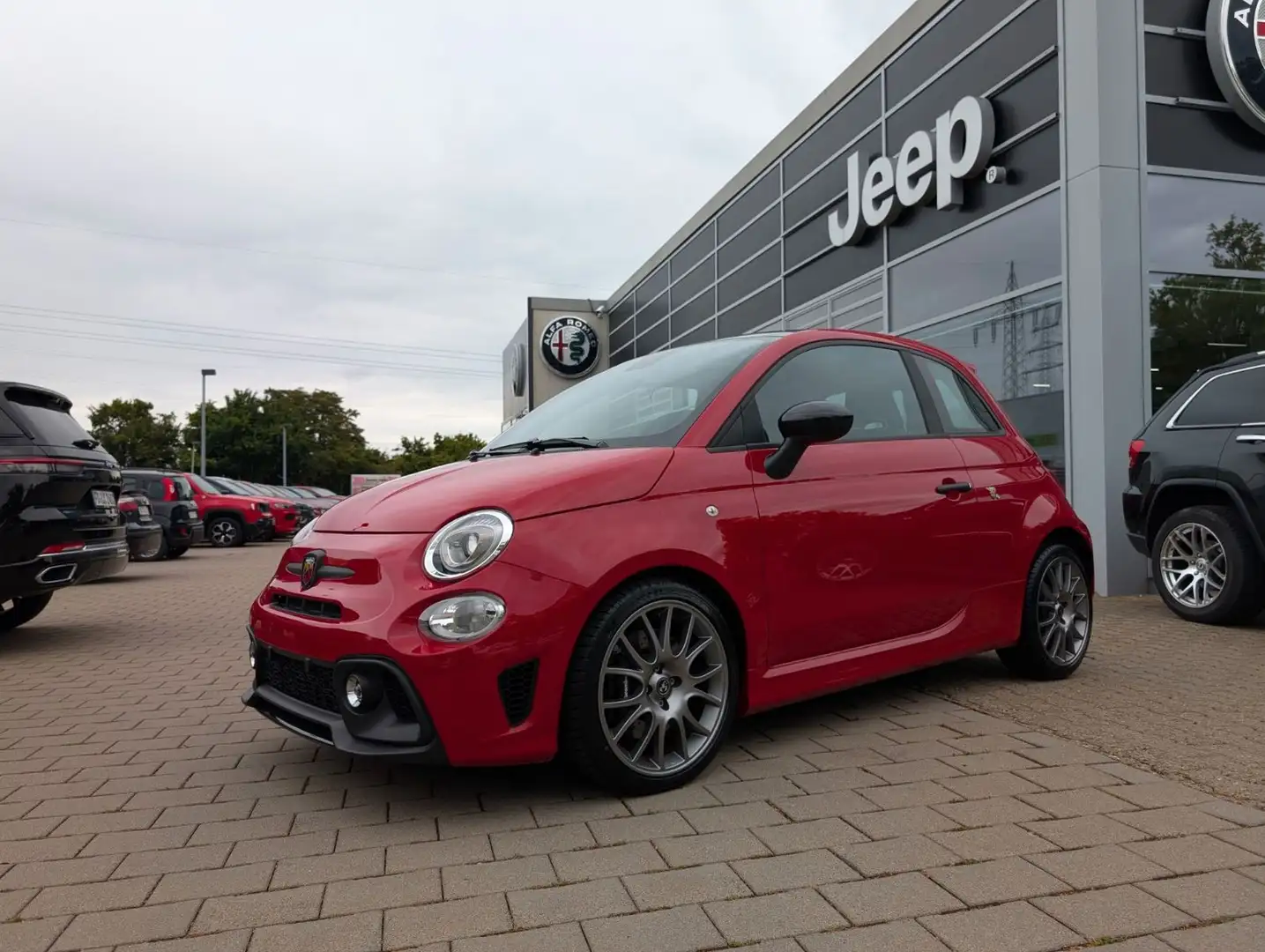Abarth 695 180PS Turismo T-Jet Schalter Schiebedach EU Rood - 1