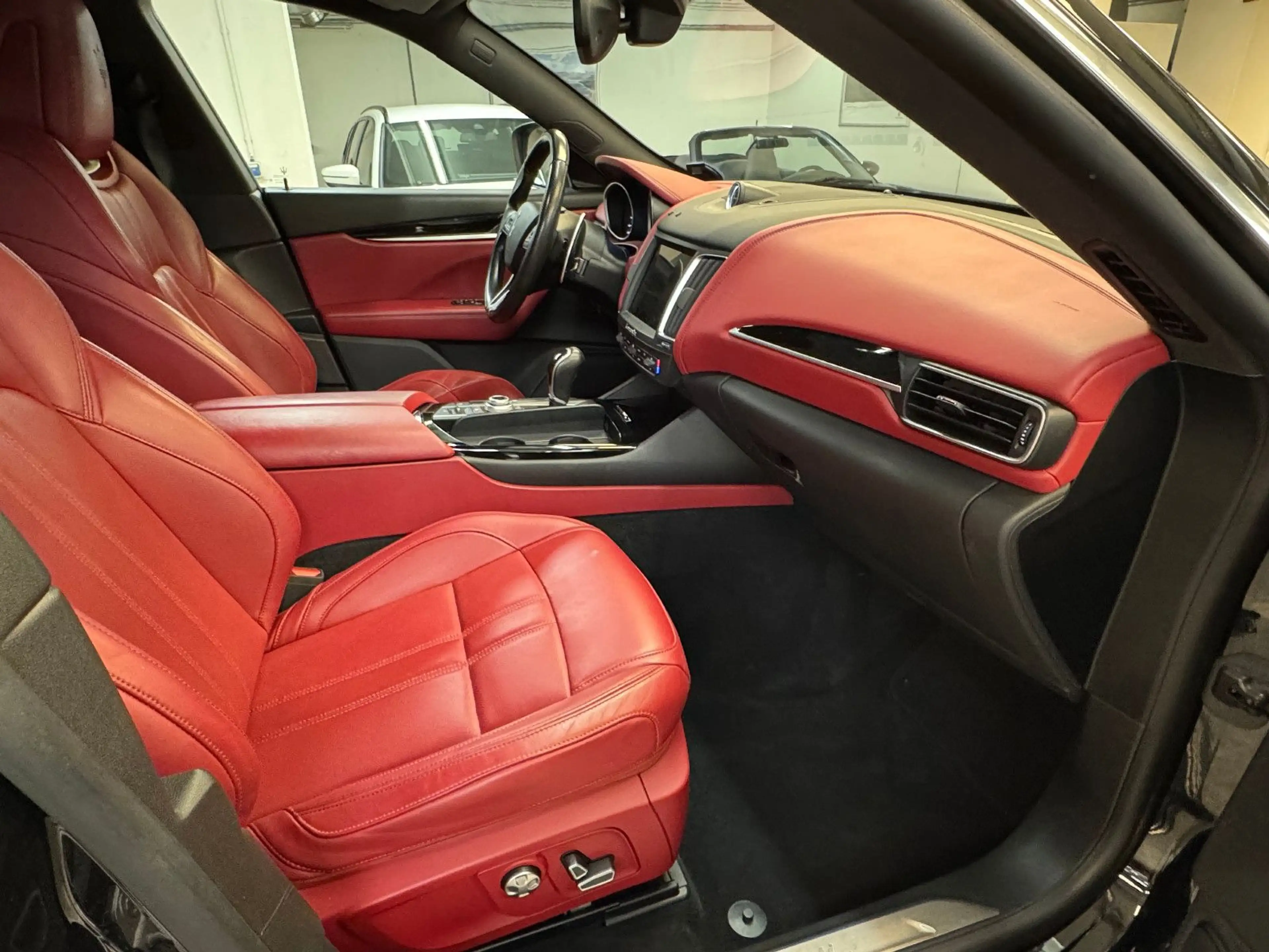 Maserati Levante Sport Diesel, MEGAAUSSTATTUNG,8x,TOPZUST — photo 6