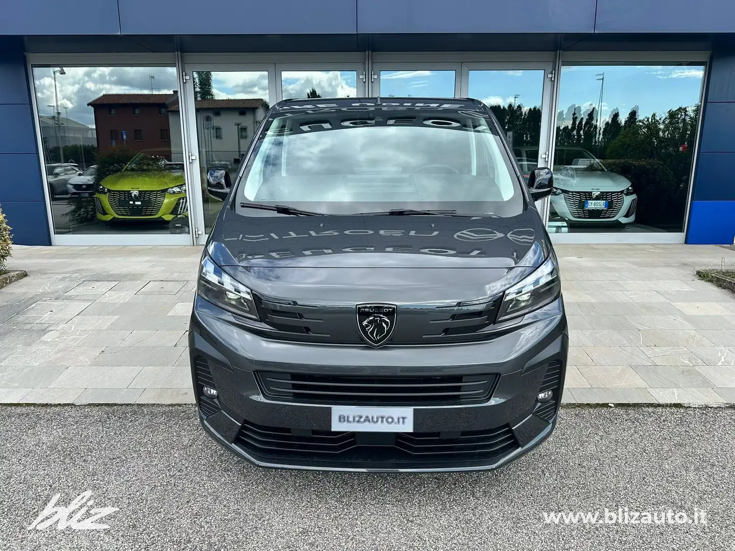 Peugeot Traveller m1 std 2.0 bluehdi 180cv business eat8 - 2