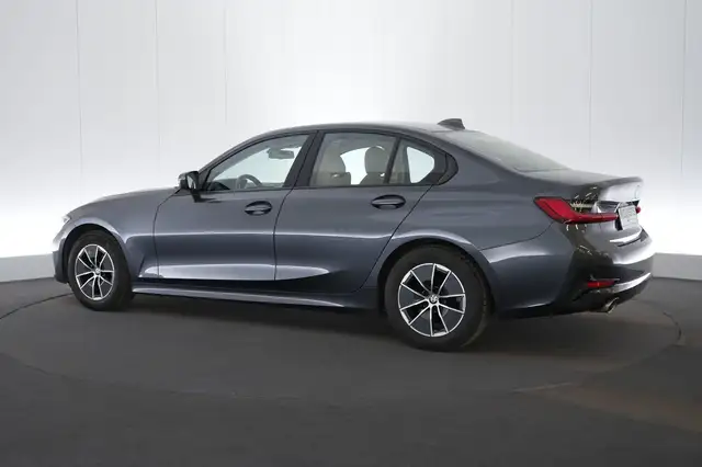 BMW 318 Mazda3 318i Business Ed. LEDER/CUIR LED GPS PDC Ca