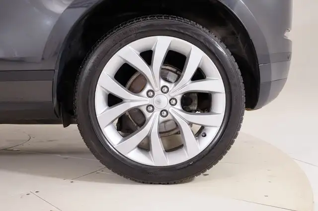 Land Rover Range Rover Evoque view 9