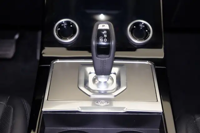 Land Rover Range Rover Evoque view 11