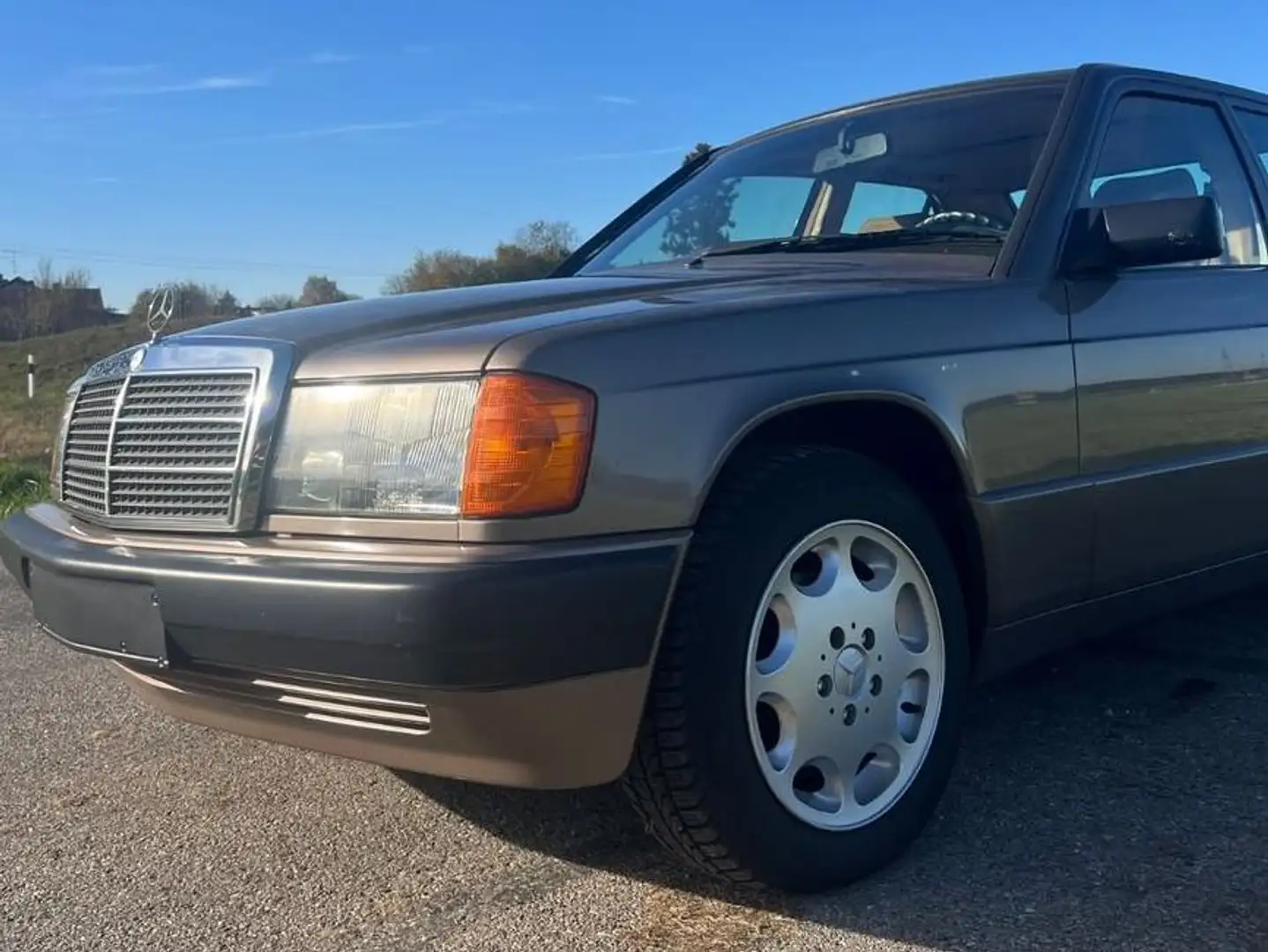 Mercedes-Benz 190 190 E 1.8 Bronze - 1
