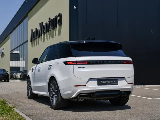Land Rover Range Rover Sport view 4