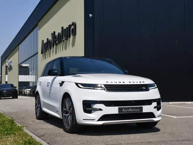 Land Rover Range Rover Sport view 3