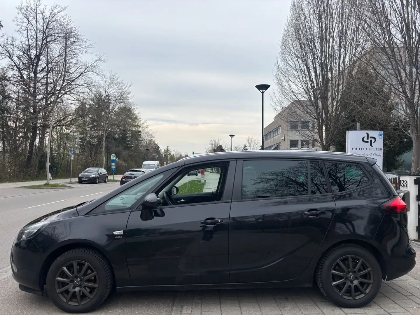 Opel Zafira C Tourer Active*TÜV Neu*KAMERA*SHZ*KLIMA* Schwarz - 2