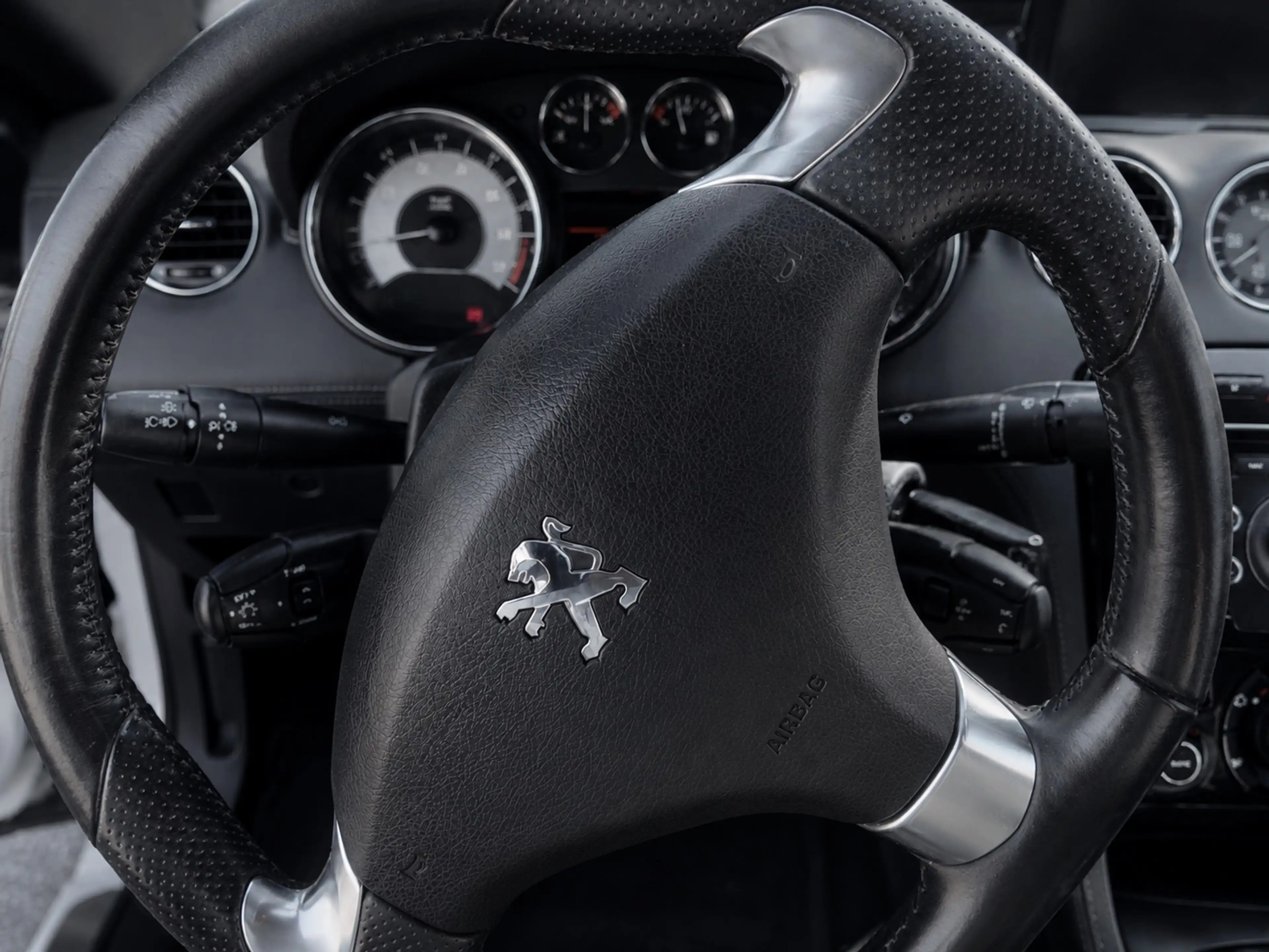 Peugeot RCZ Basis 1,6 *PICKERL*NAVI*PDC* — photo 7