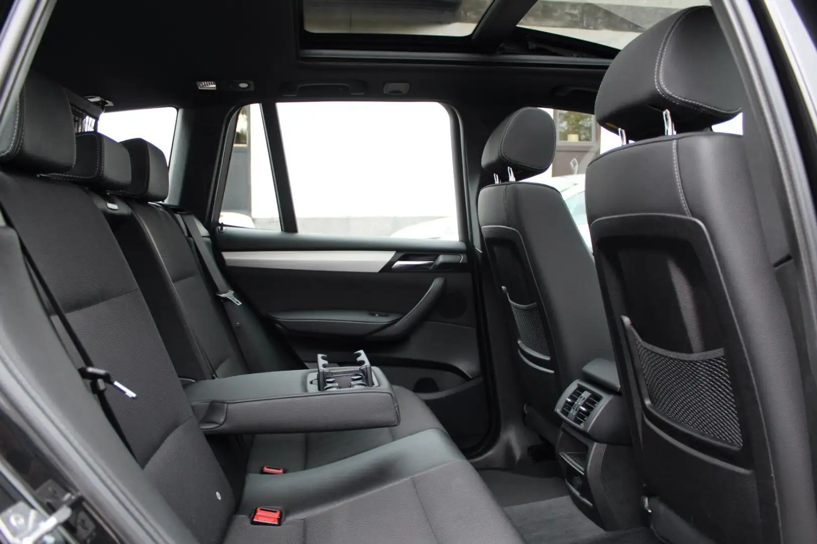 BMW X3 1.HAND xDr30d M-SPORTPAKET 360° NaviPROF PANO Negru - 2
