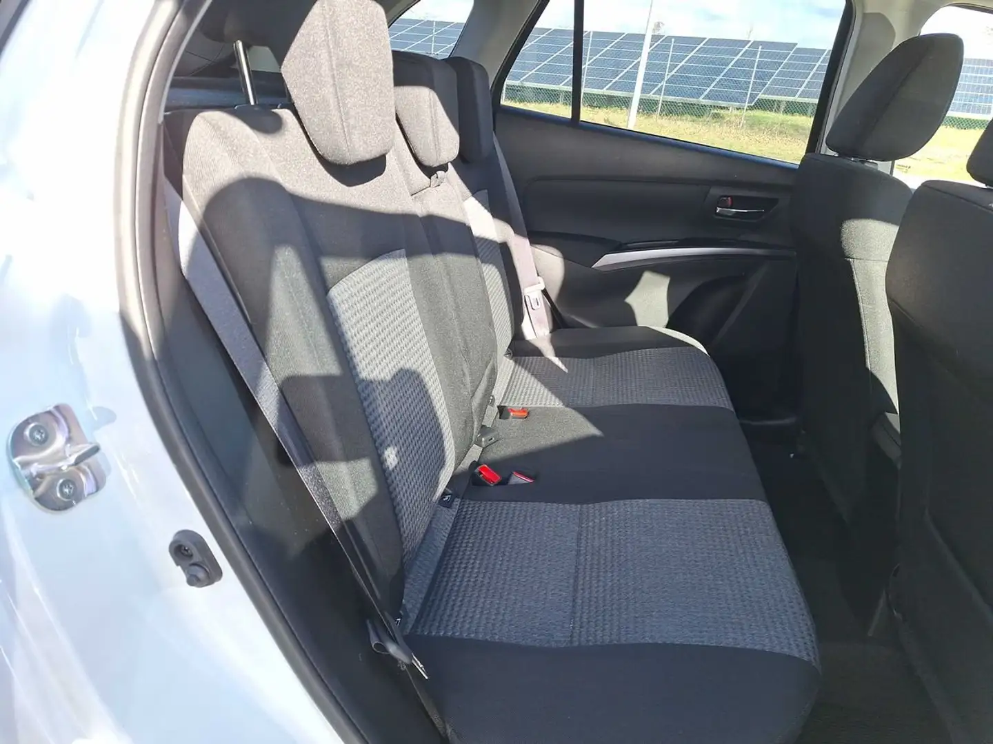 Suzuki S-Cross 1.5 Dualjet Hybrid Comfort Weiß - 2