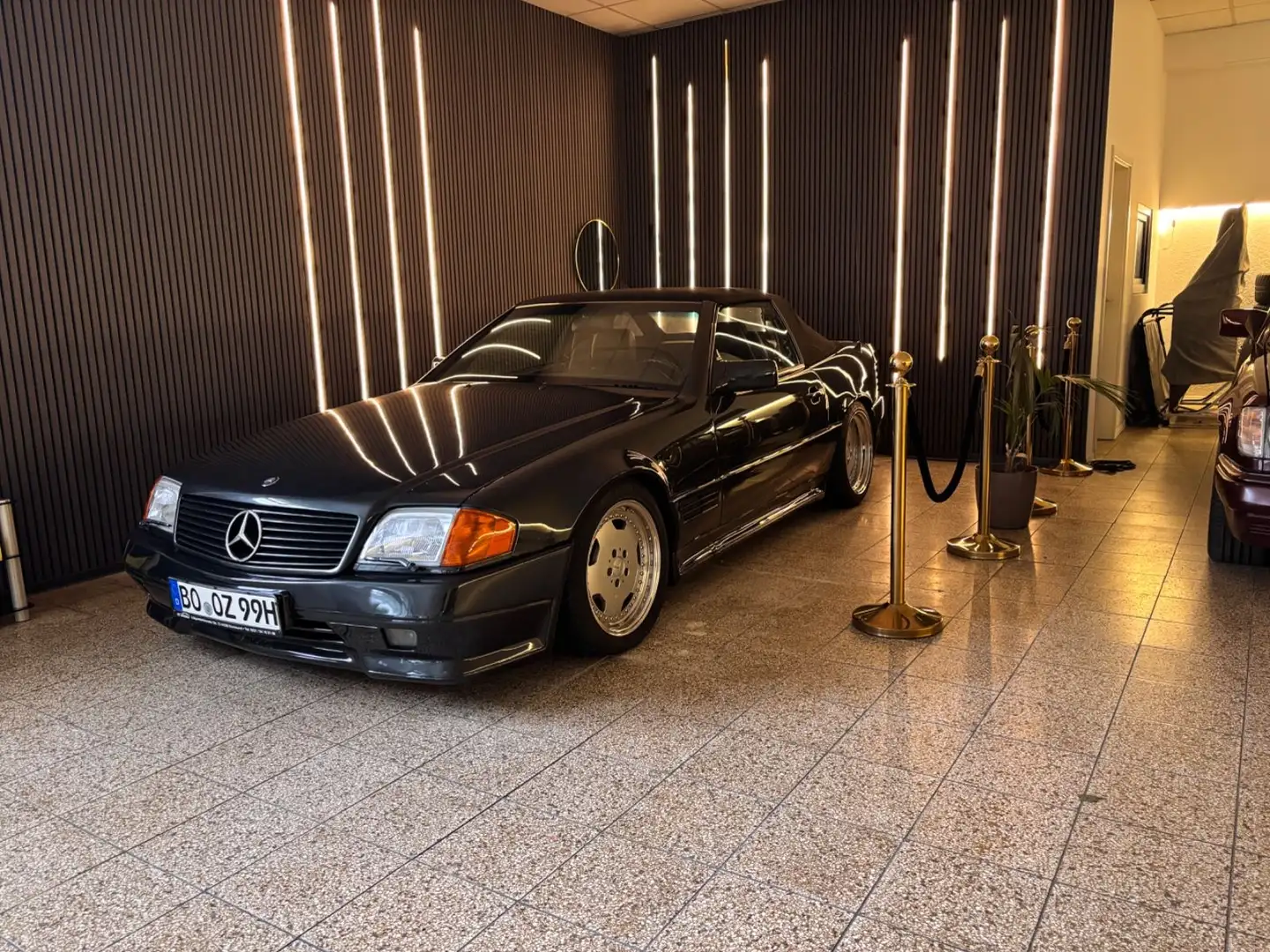 Mercedes-Benz 500 W129 SL 500 AMG Schwarz - 1