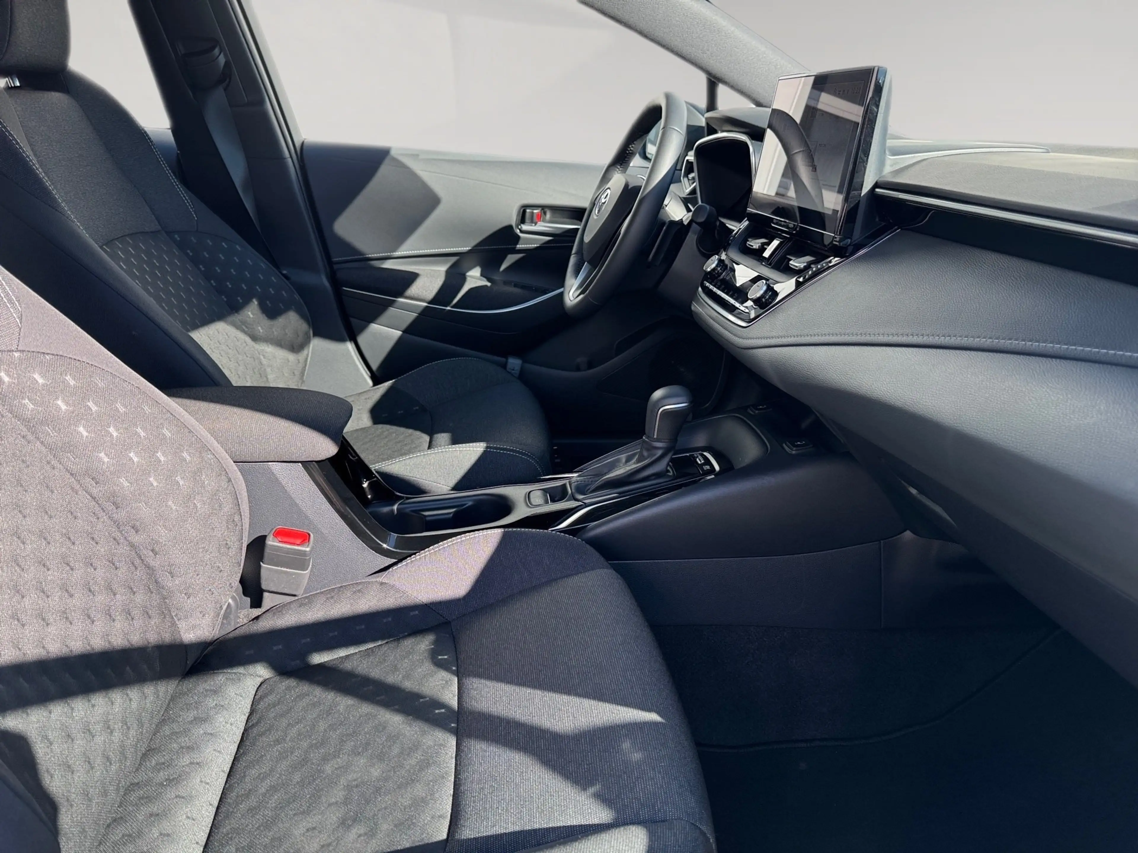 Toyota Corolla Touring Sports 2.0 Business Edition AUT — photo 14