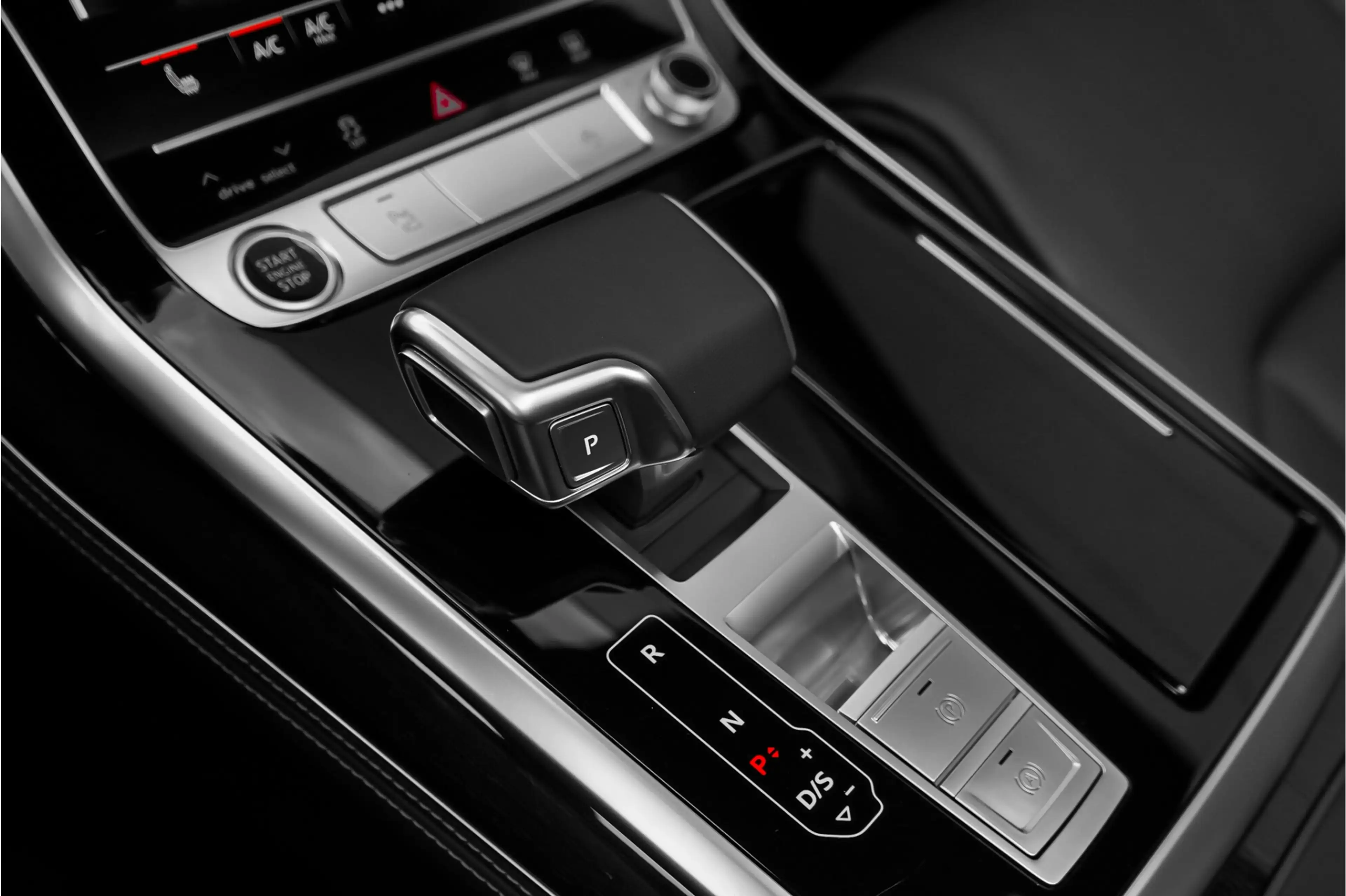 Audi Q7 55 TFSI e Quattro Pro Line S Pano Luchtvering Bose — photo 33