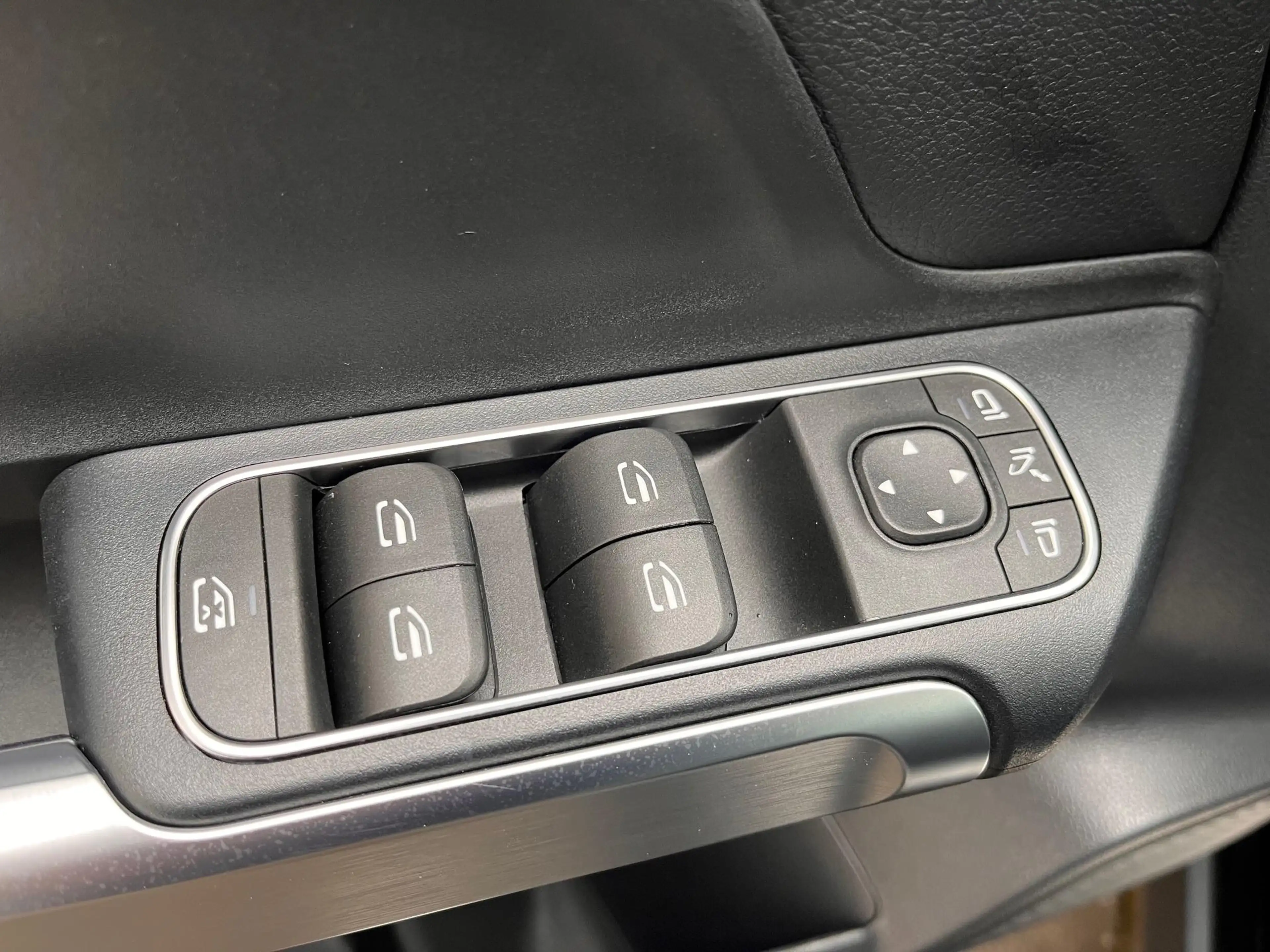 Mercedes-Benz EQB 300 4MATIC Luxury Line 67 kWh — photo 12