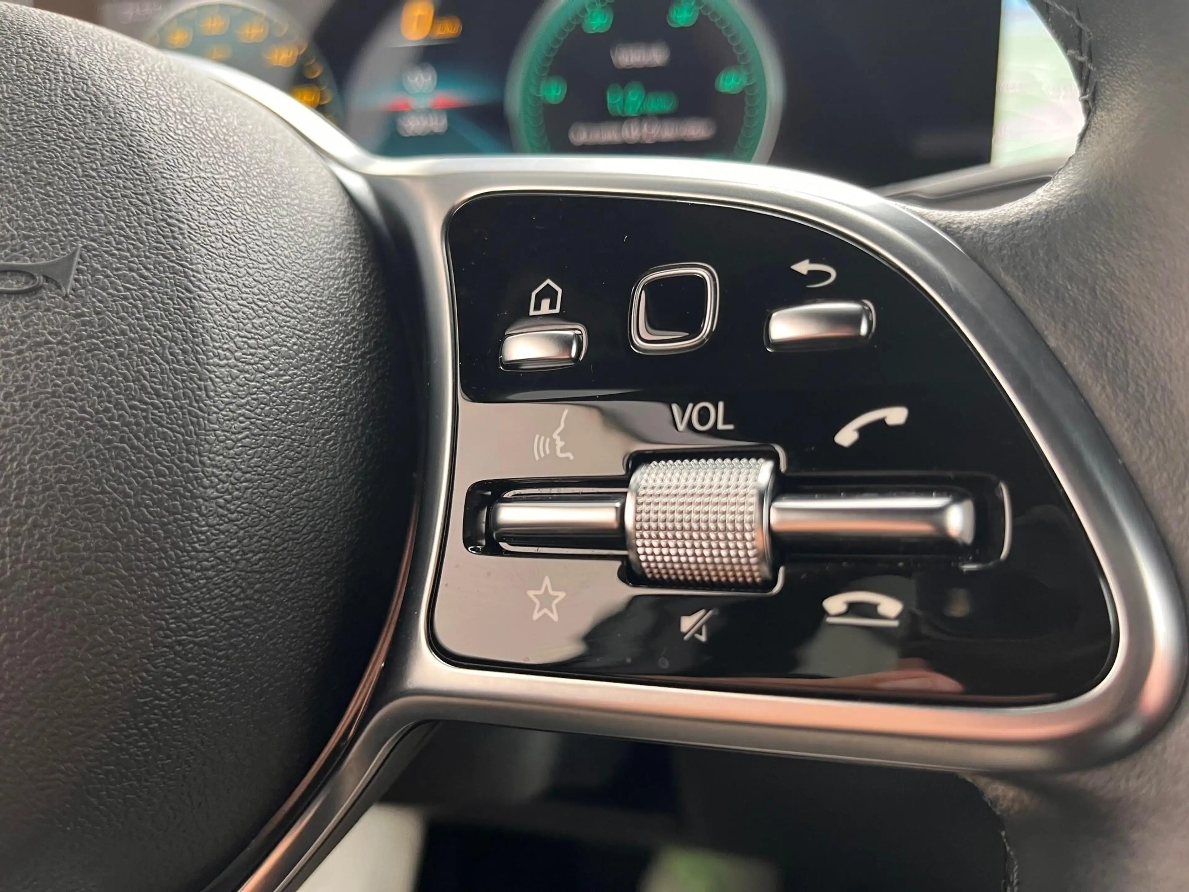 Mercedes-Benz EQB 300 4MATIC Luxury Line 67 kWh — photo 15