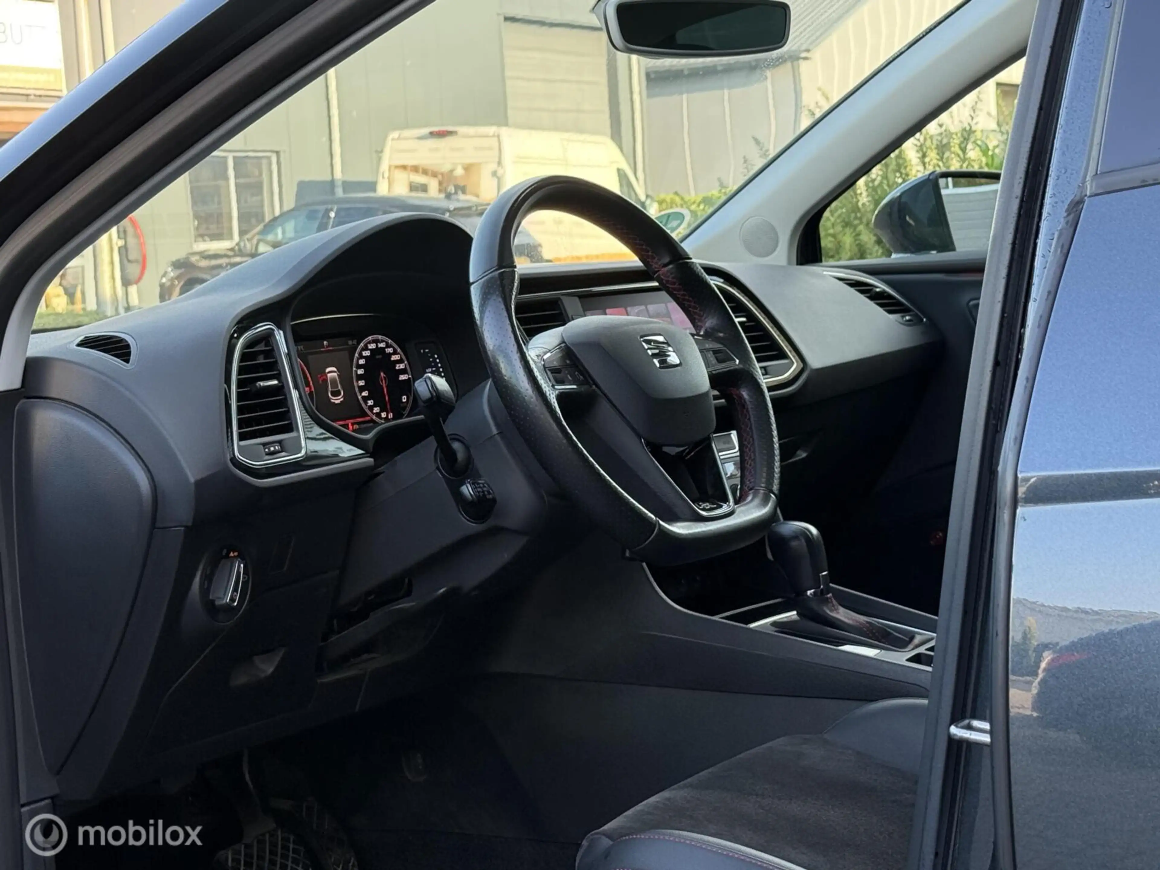 SEAT Leon 1.5 TSI FR 150PK DSG|Pano|ACC|Virtual|Beats|18inch — photo 3