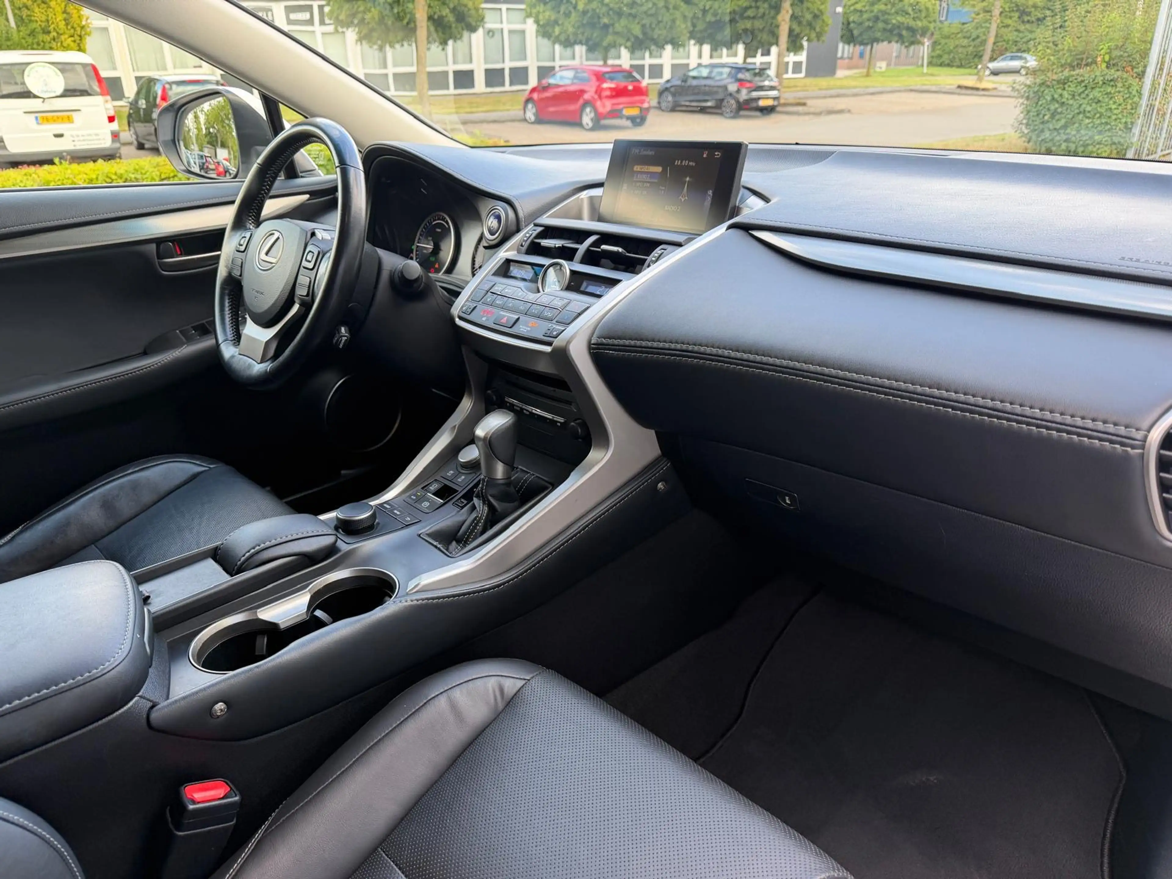 Lexus NX 300h AWD Luxury Line LEDER,CLIMA,NAVI,PARELMOER — photo 13