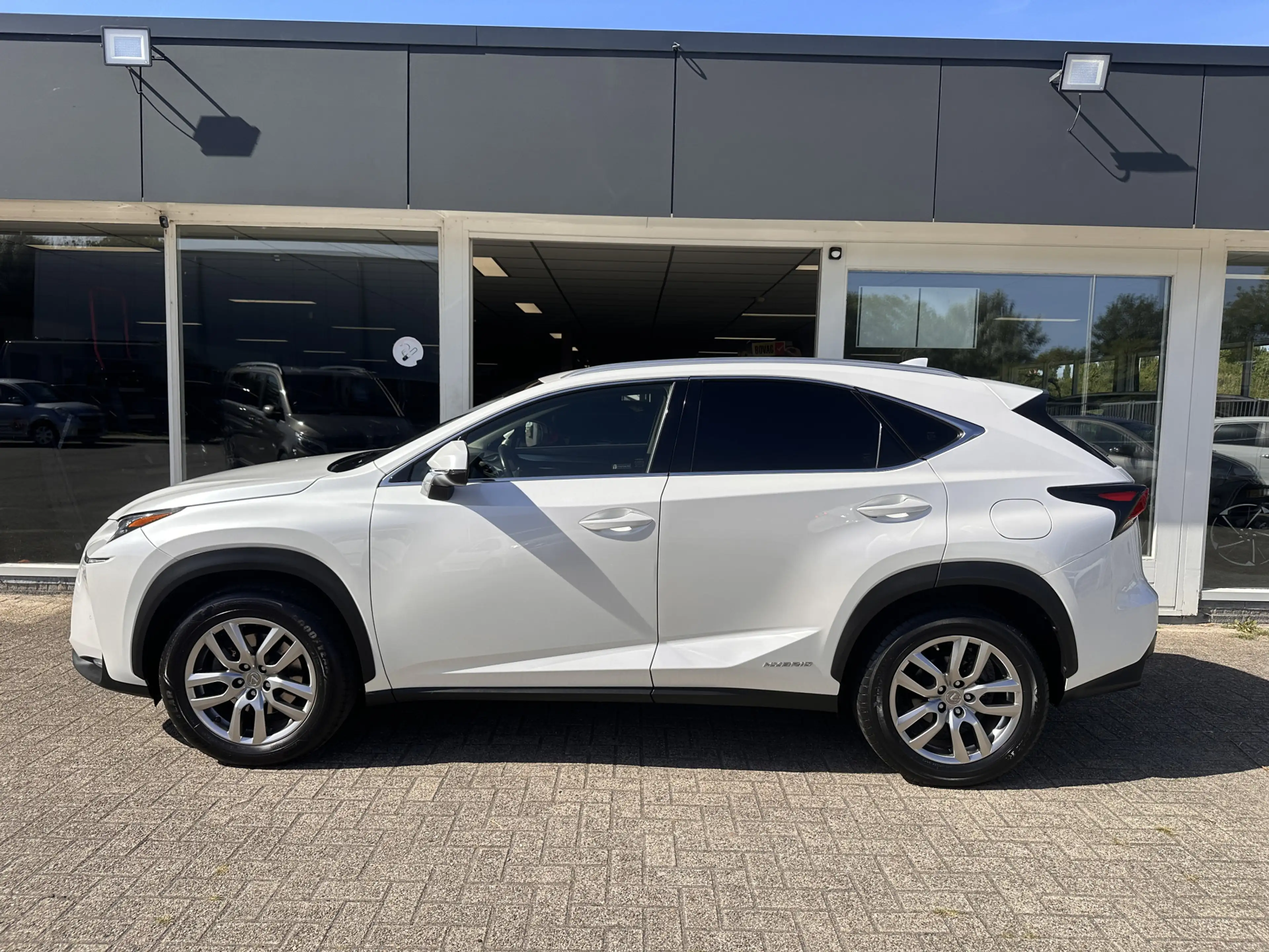 Lexus NX 300h AWD Luxury Line LEDER,CLIMA,NAVI,PARELMOER — photo 3
