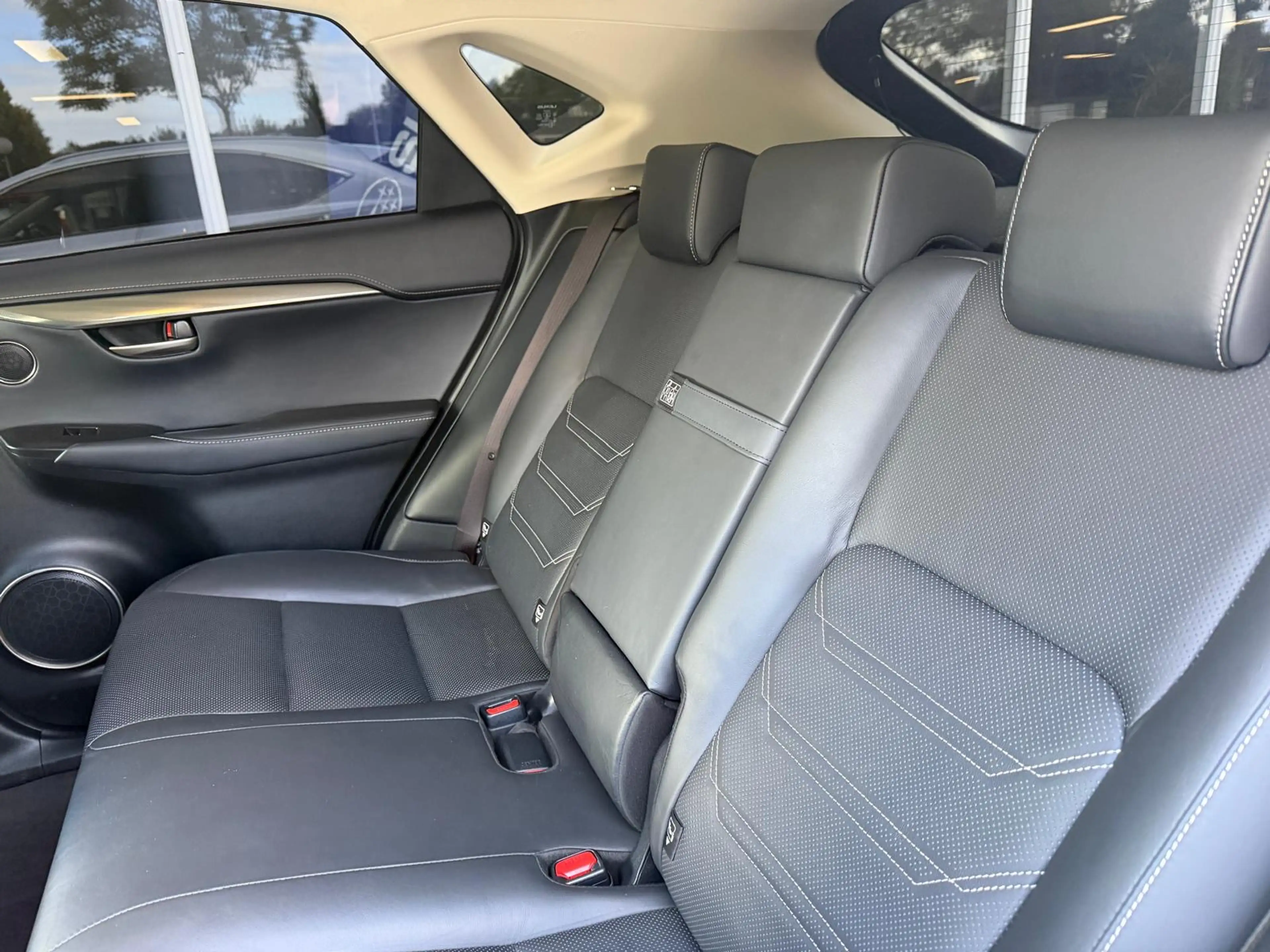 Lexus NX 300h AWD Luxury Line LEDER,CLIMA,NAVI,PARELMOER — photo 11