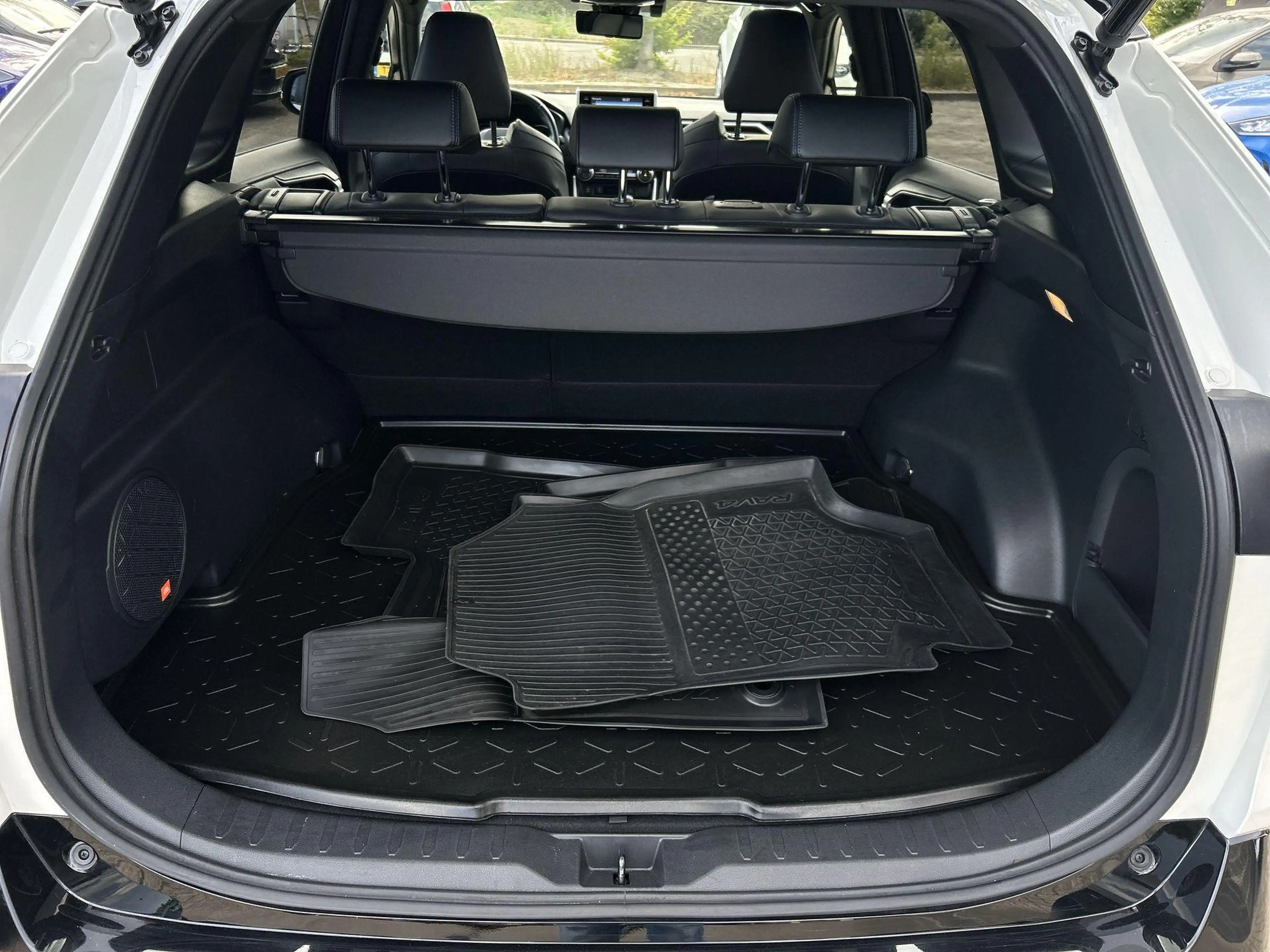 Toyota RAV 4 2.5 Hybrid Bi-Tone RIJKLAAR | Navigatie | Panorama — photo 9