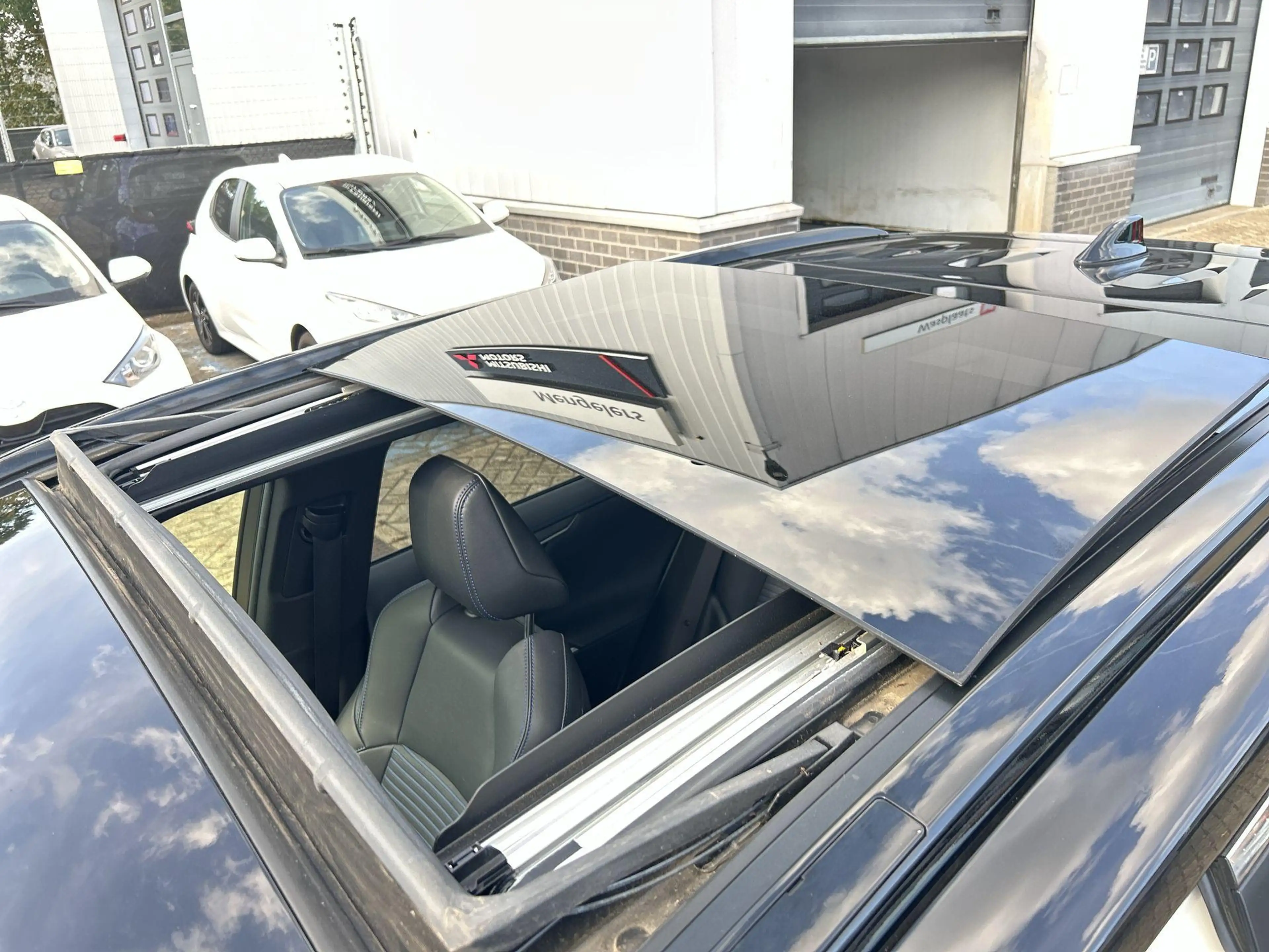 Toyota RAV 4 2.5 Hybrid Bi-Tone RIJKLAAR | Navigatie | Panorama — photo 11