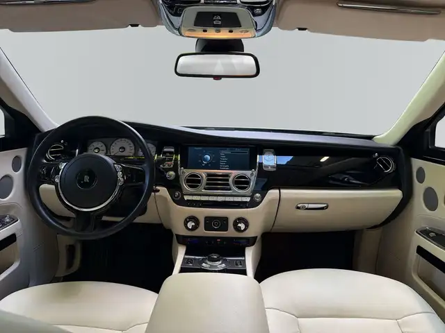 Rolls-Royce Ghost view 7