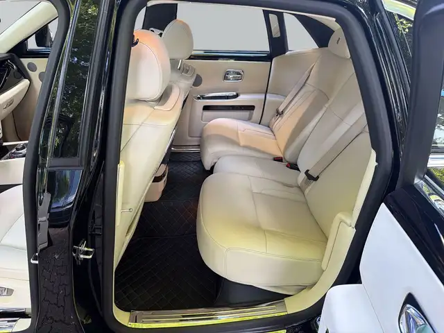 Rolls-Royce Ghost view 10